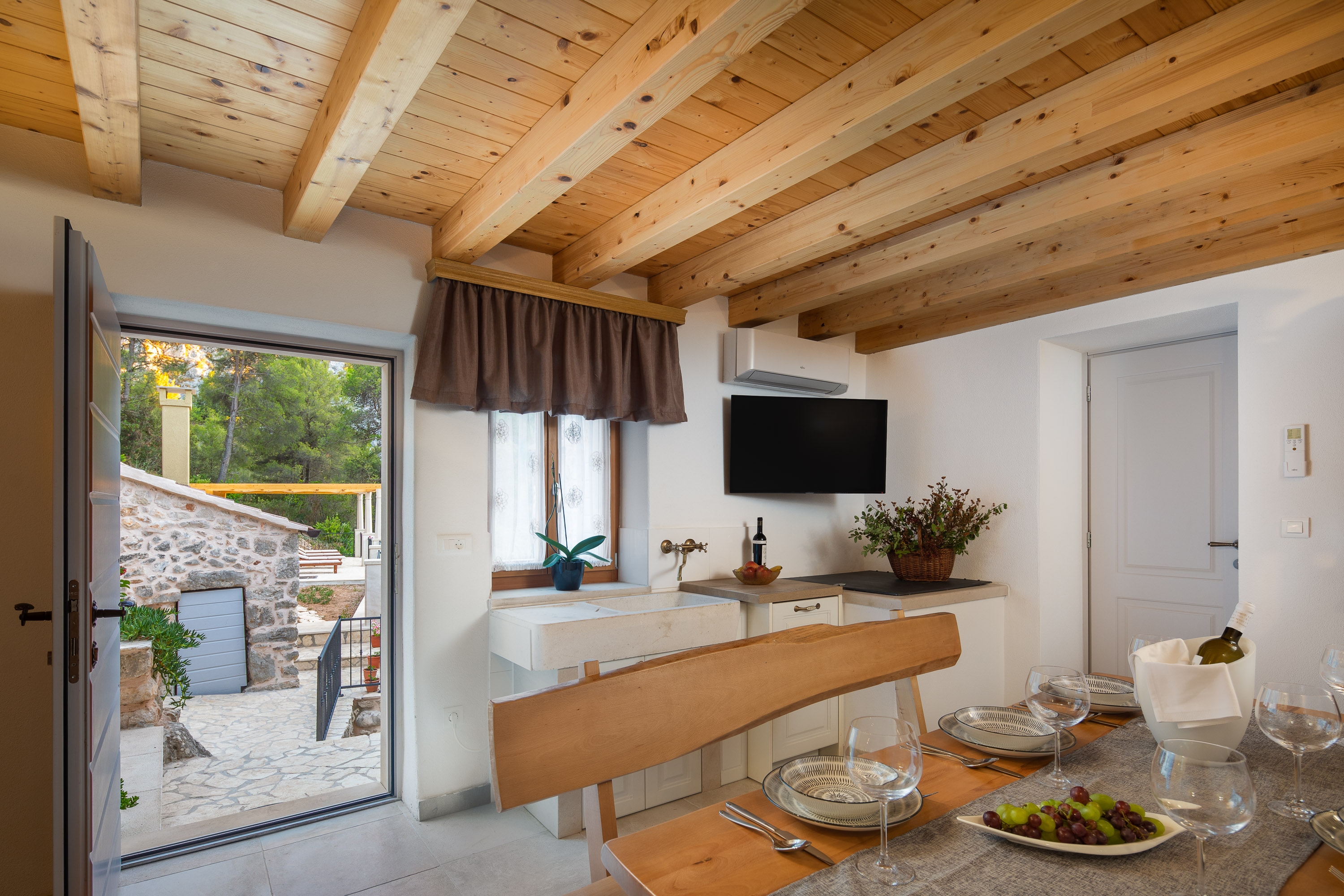 Three bedroom house with terrace Malo Grablje, Hvar  K