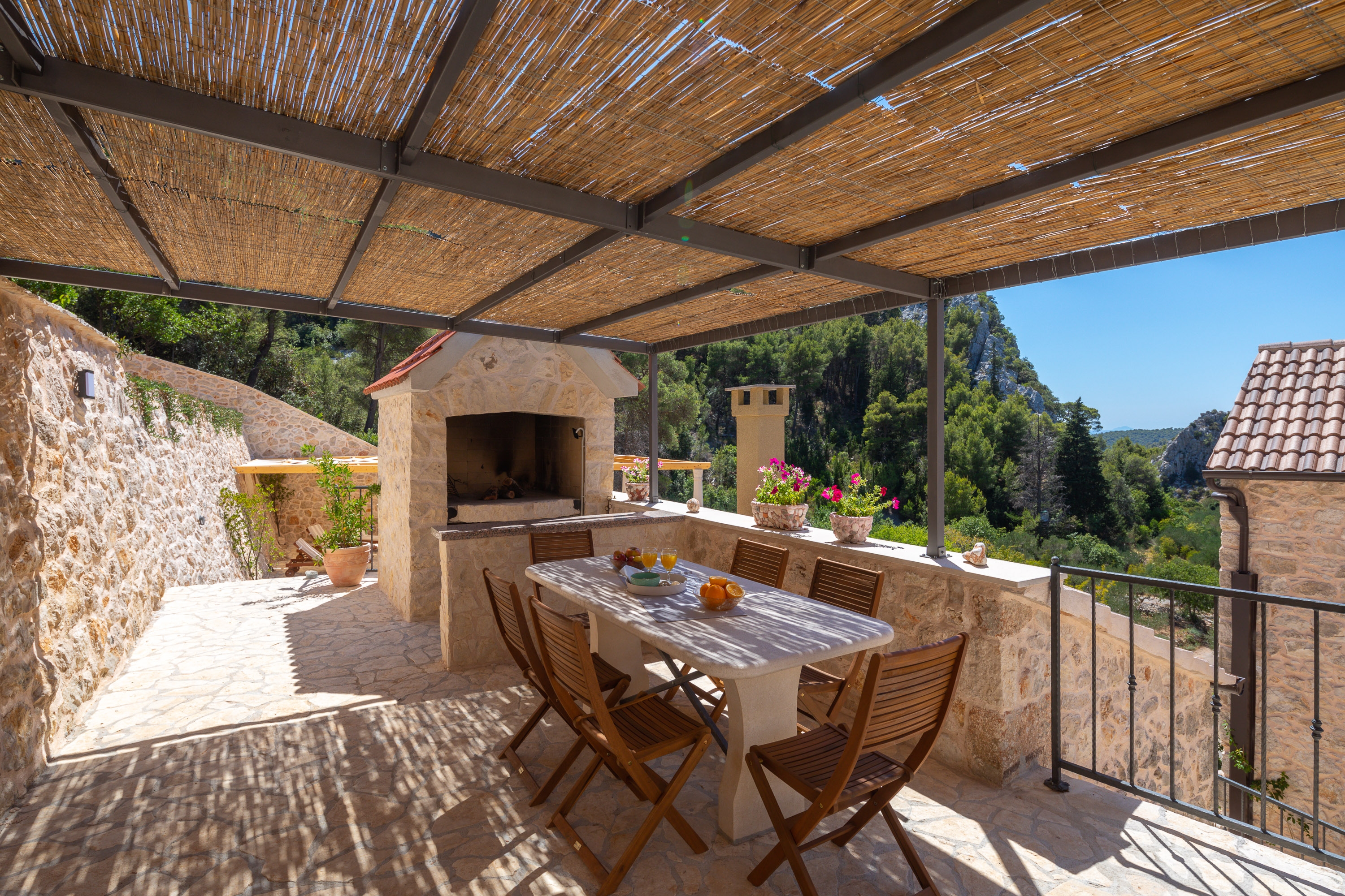 Three bedroom house with terrace Malo Grablje, Hvar  K