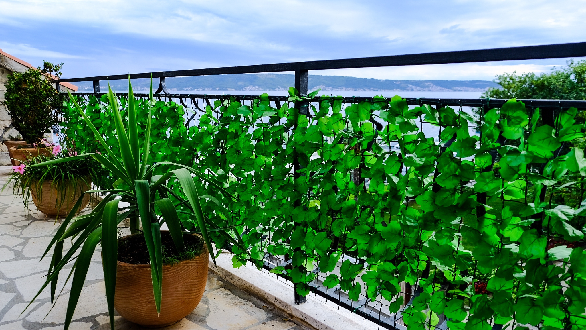 Two bedroom apartment with terrace and sea view Kaštel Novi, Kaštela  A-a