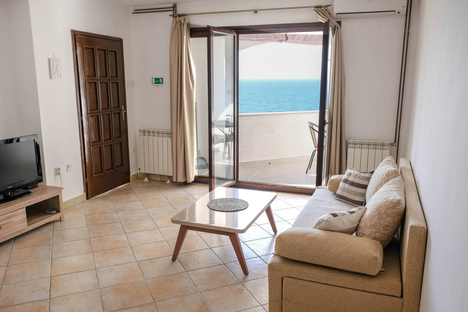 One bedroom apartment with terrace and sea view Prigradica, Korčula (A-20608-a) One bedroom apartment with terrace and sea view Prigradica, Korčula (A-20608-a)