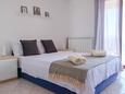 Prigradica, Bedroom in the studio-apartment, air condition available and WiFi.