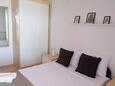 Prigradica, Bedroom in the studio-apartment, air condition available and WiFi.