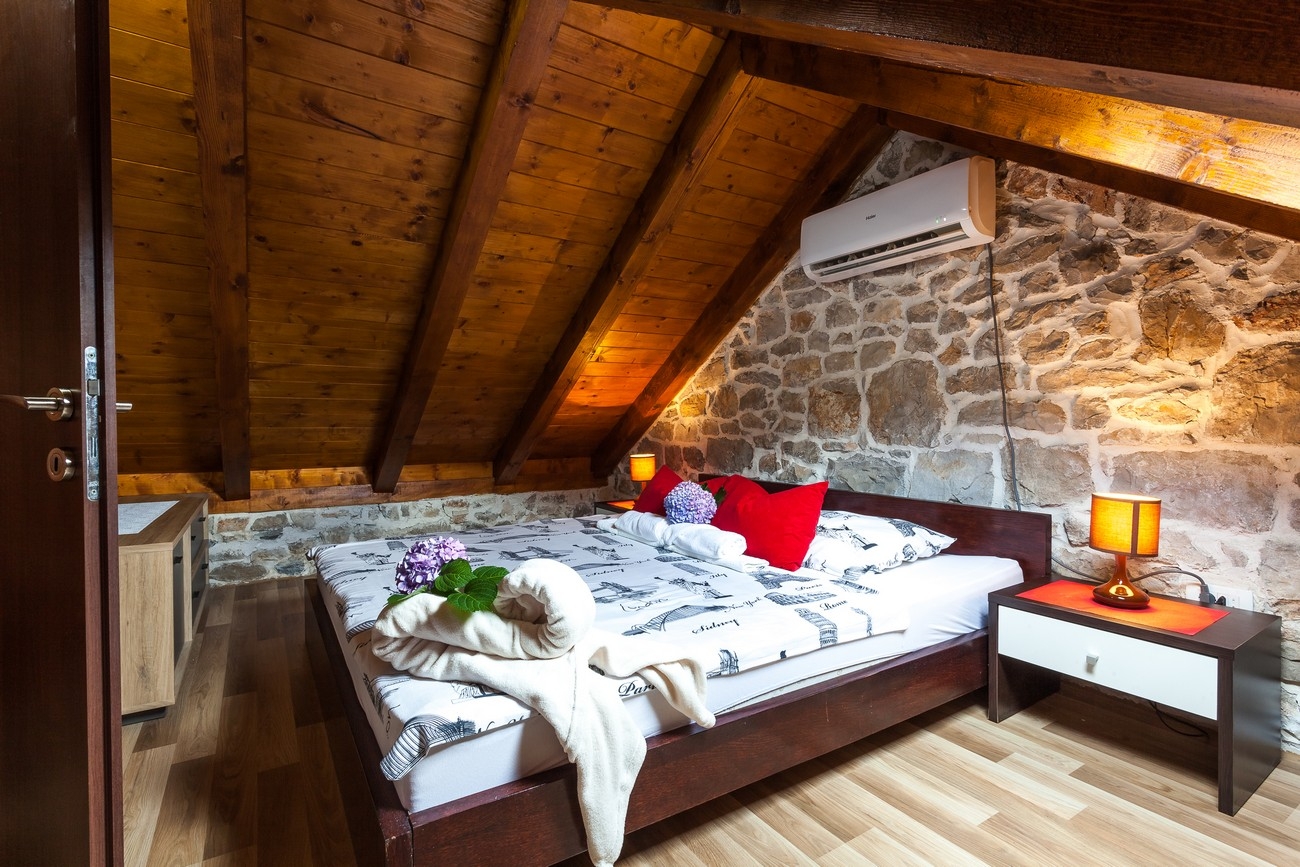 Comfortable and spacious house with terrace and sea view Orebić, Pelješac  K