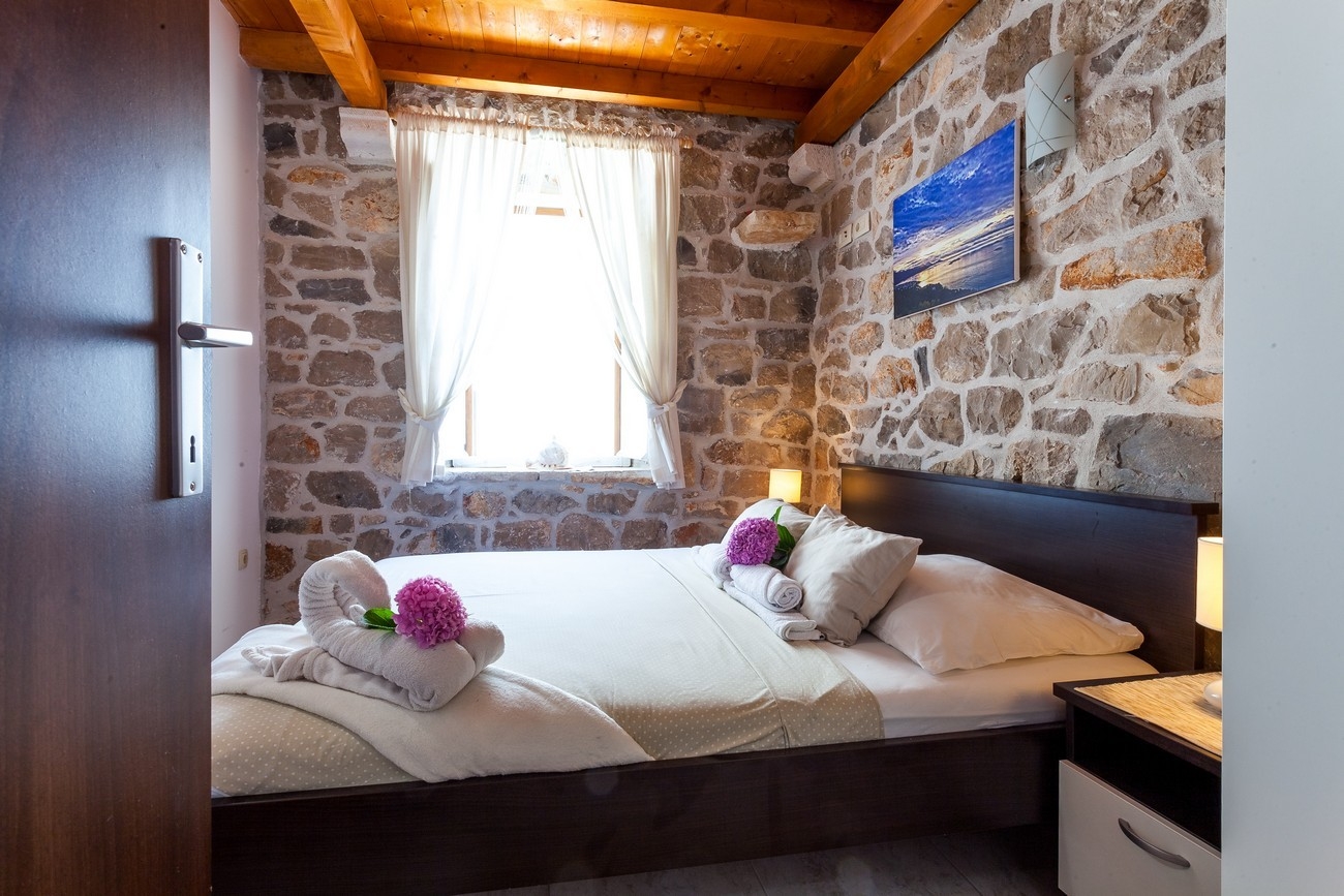 Comfortable and spacious house with terrace and sea view Orebić, Pelješac  K