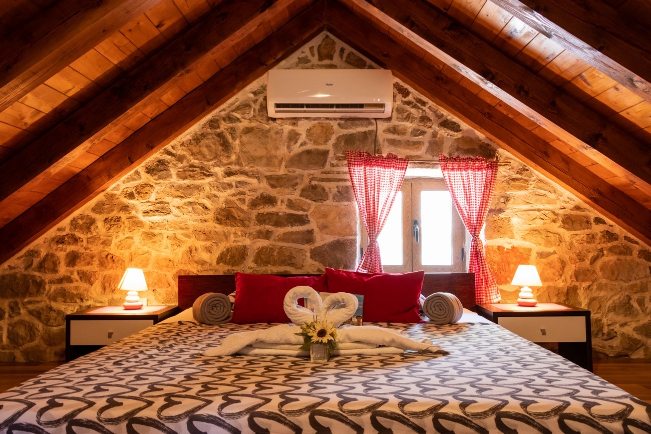 Comfortable and spacious house with terrace and sea view Orebić, Pelješac  K