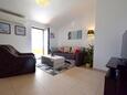 Гостиная Omišalj, Гостиная в размещении типа apartment, доступный кондиционер, Домашние животные допускаются и WiFi.