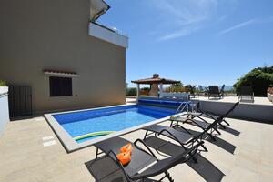 Family friendly apartments with a swimming pool Omišalj, Krk - 20617