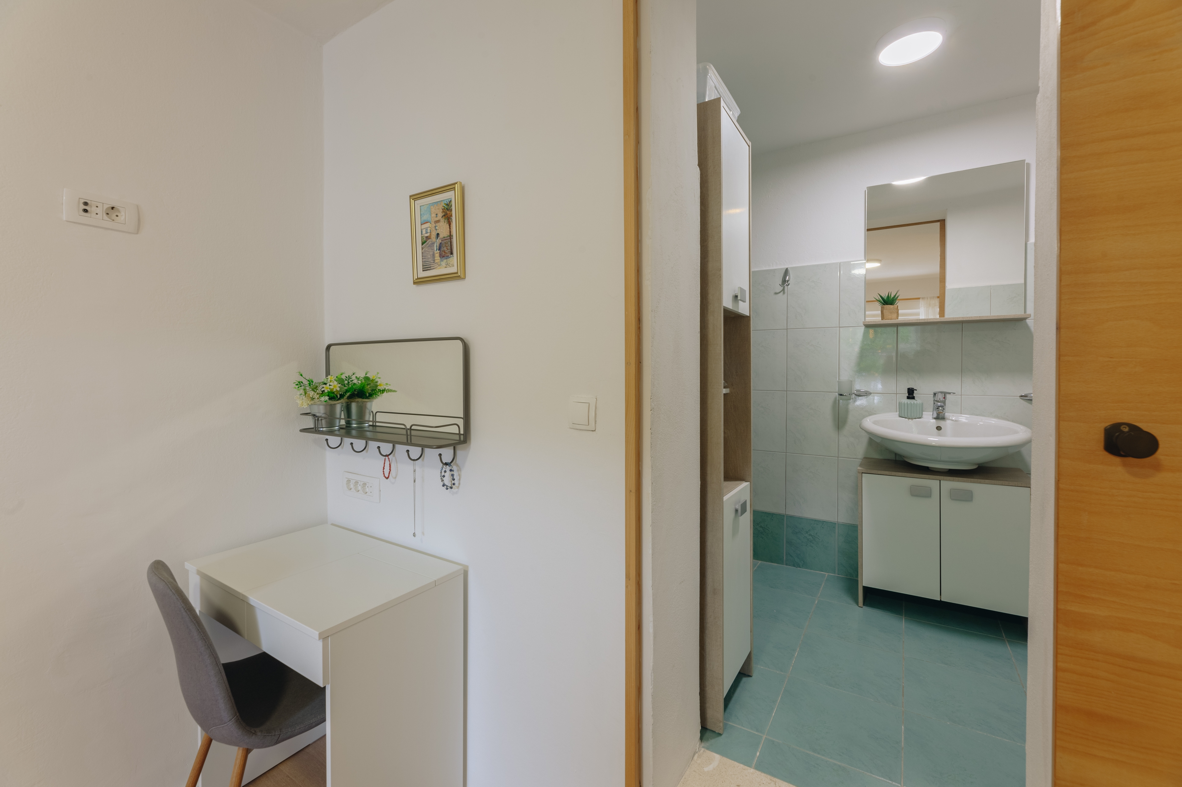 Two bedroom house near beach Žrnovska Banja, Korčula  K