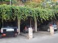Parking lot Jelsa, Hvar, Parking lot 2062 - Apartments with pebble beach.
