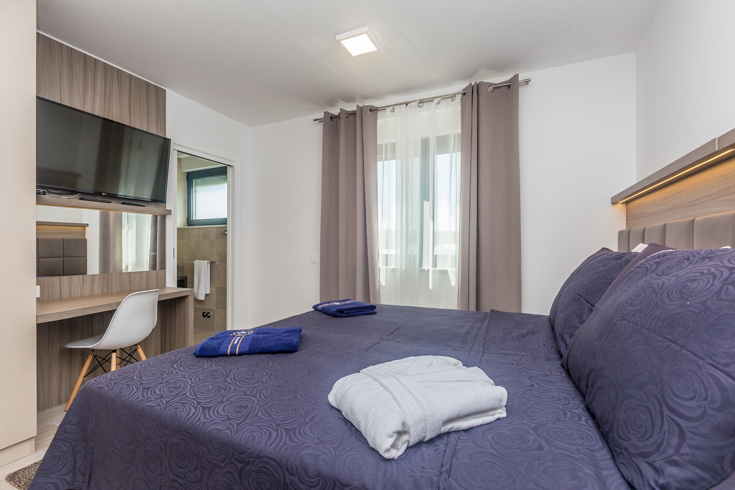Two bedroom apartment with terrace and sea view Vantačići, Krk  A-b
