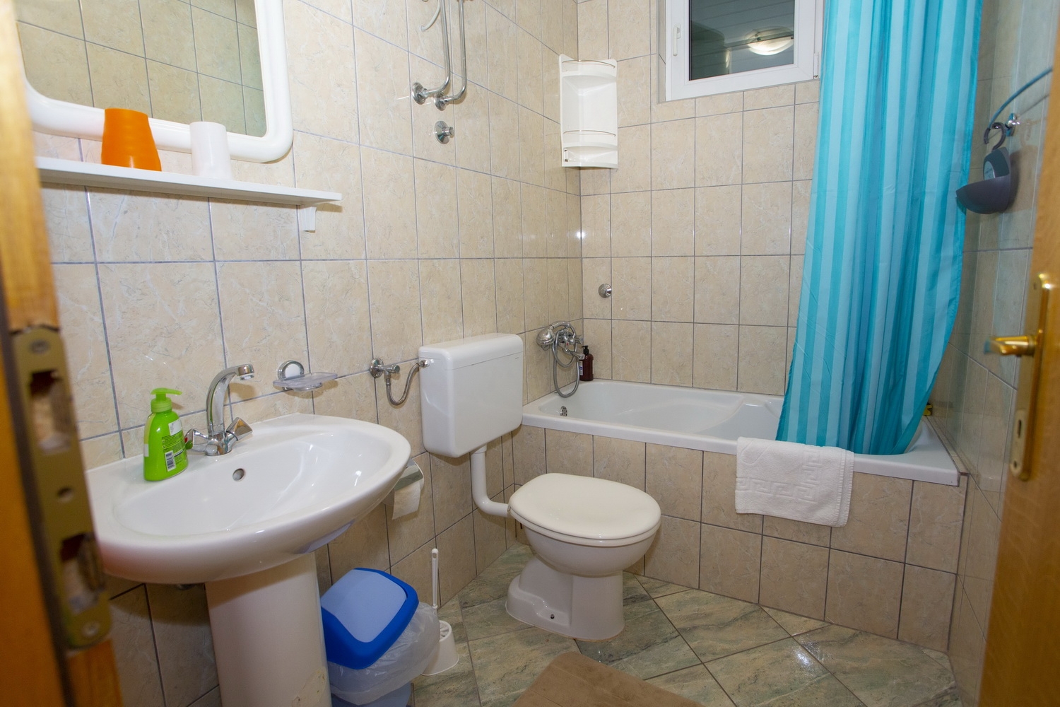 One bedroom apartment with terrace Makarska  A-a
