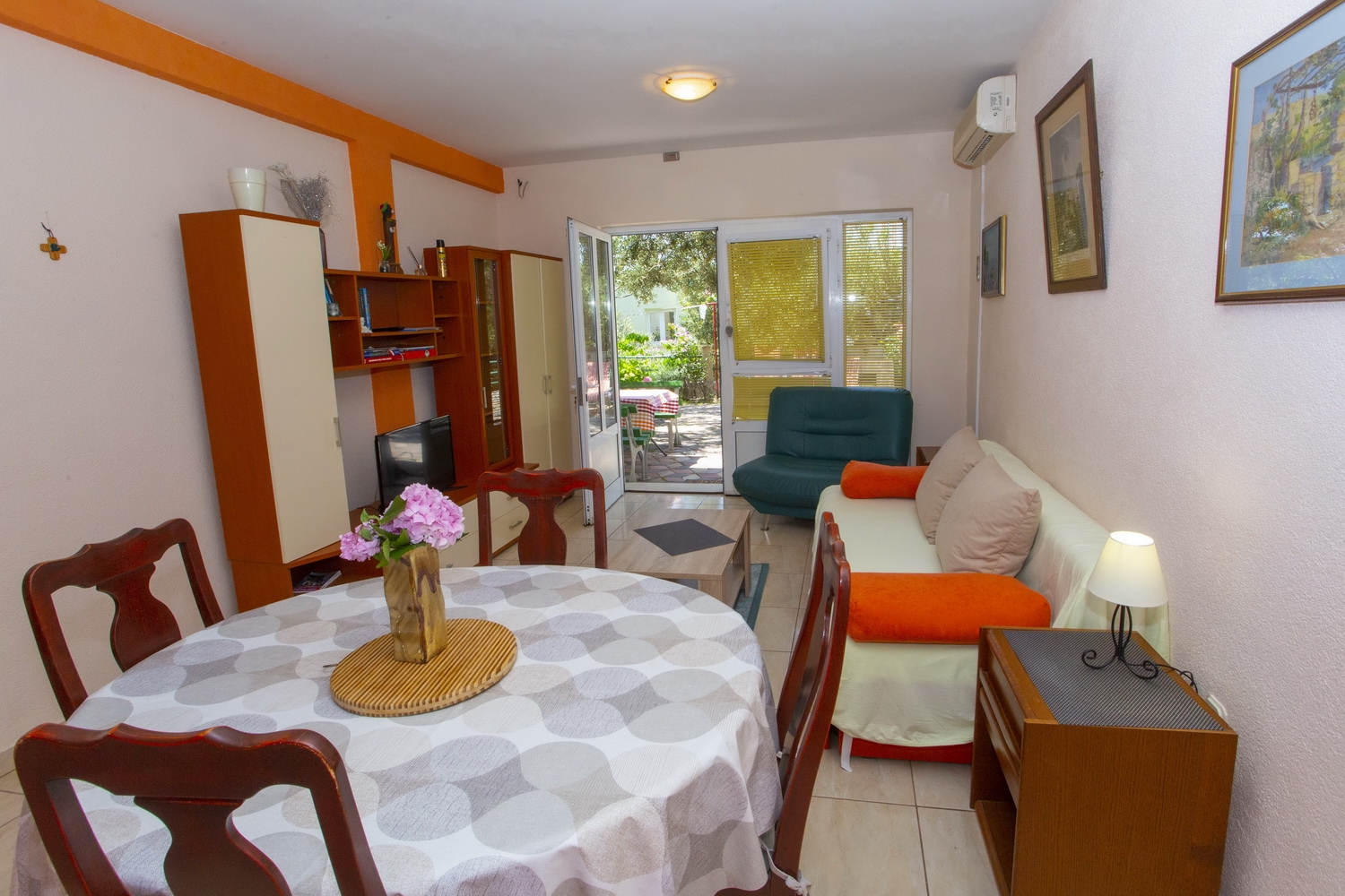 One bedroom apartment with terrace Makarska  A-a