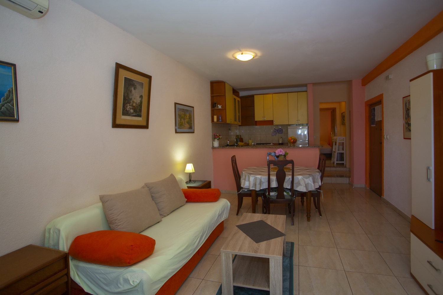 One bedroom apartment with terrace Makarska  A-a