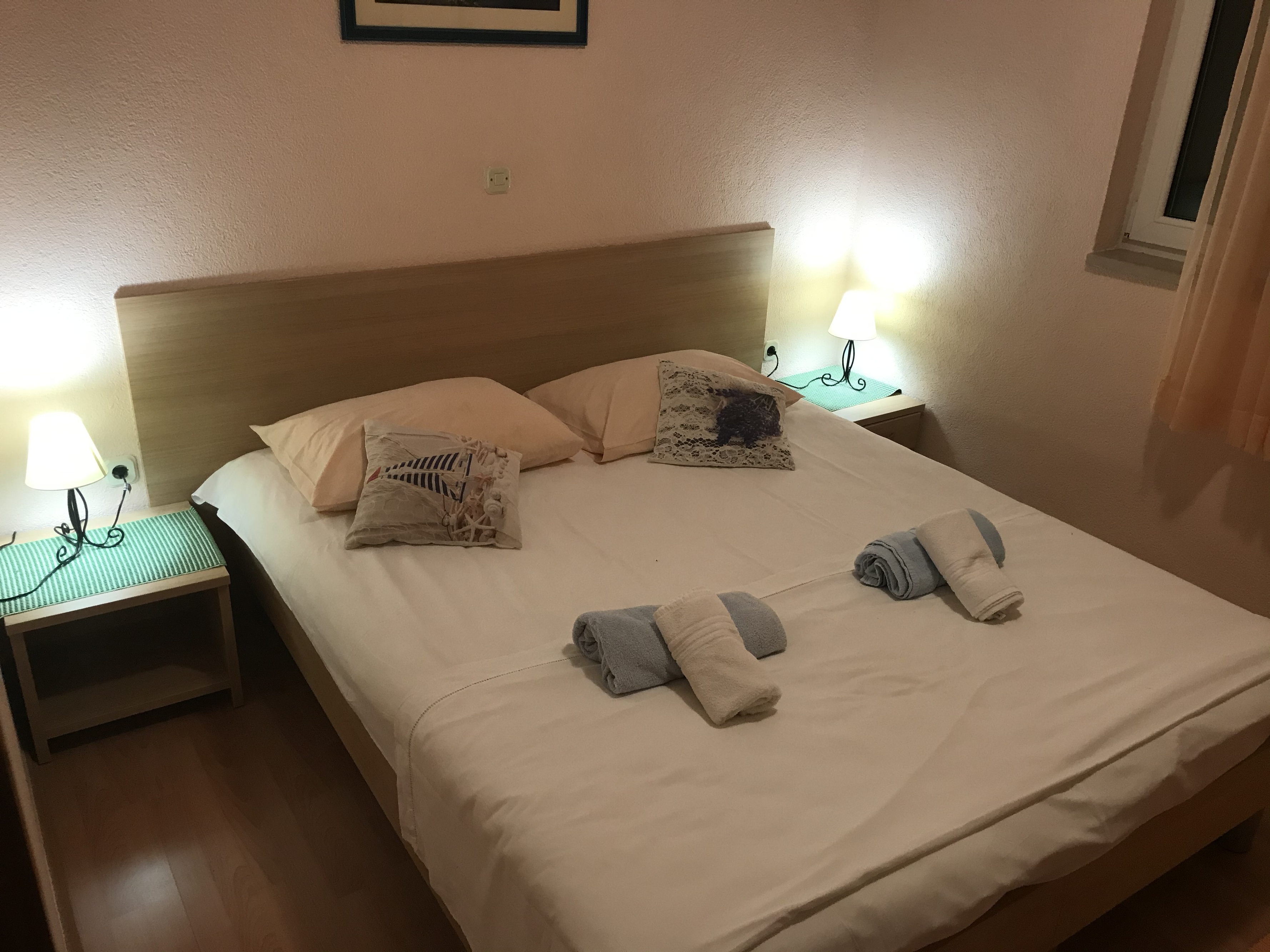 Two bedroom apartment with terrace Makarska  A-b