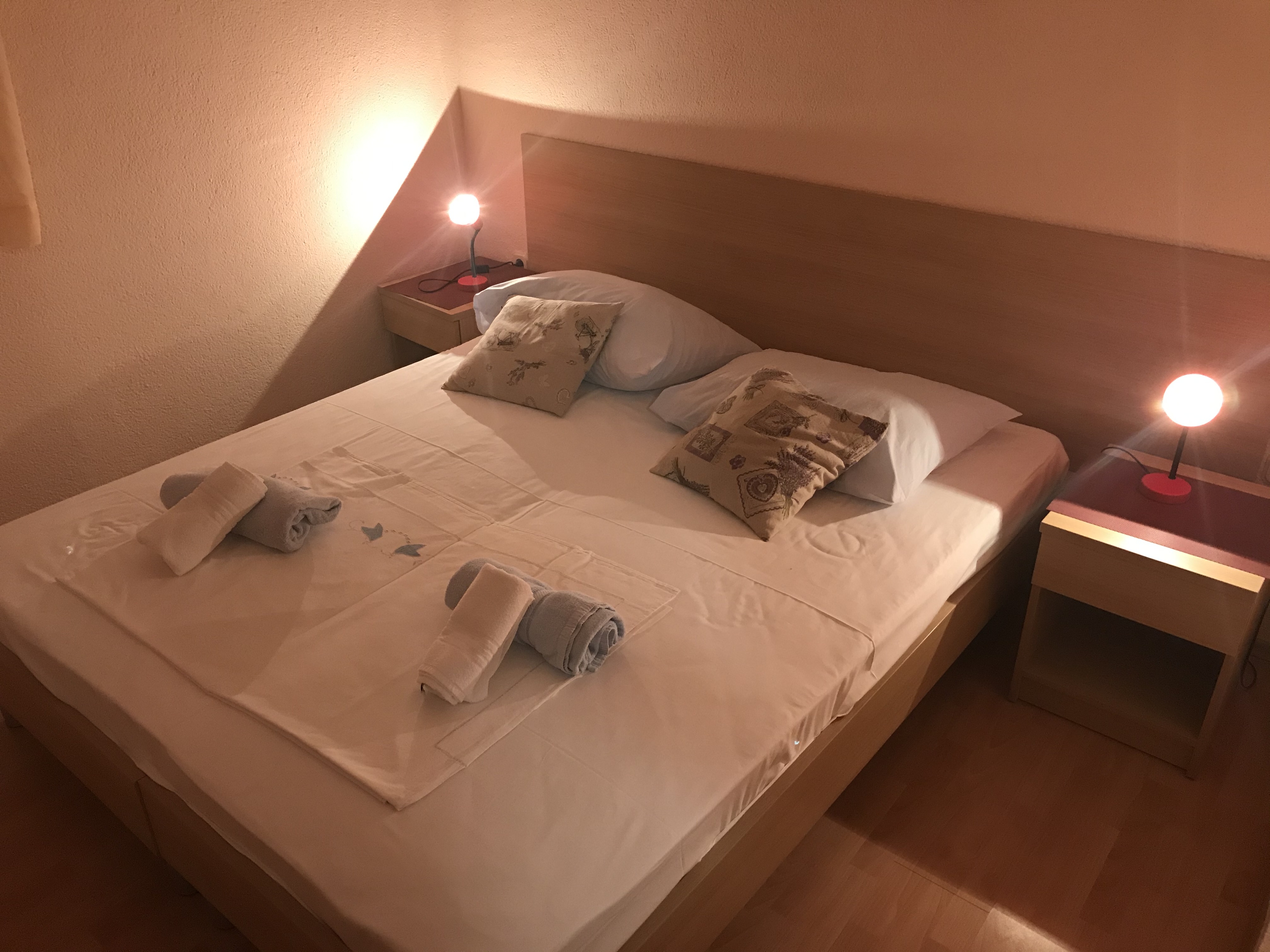Two bedroom apartment with terrace Makarska  A-b