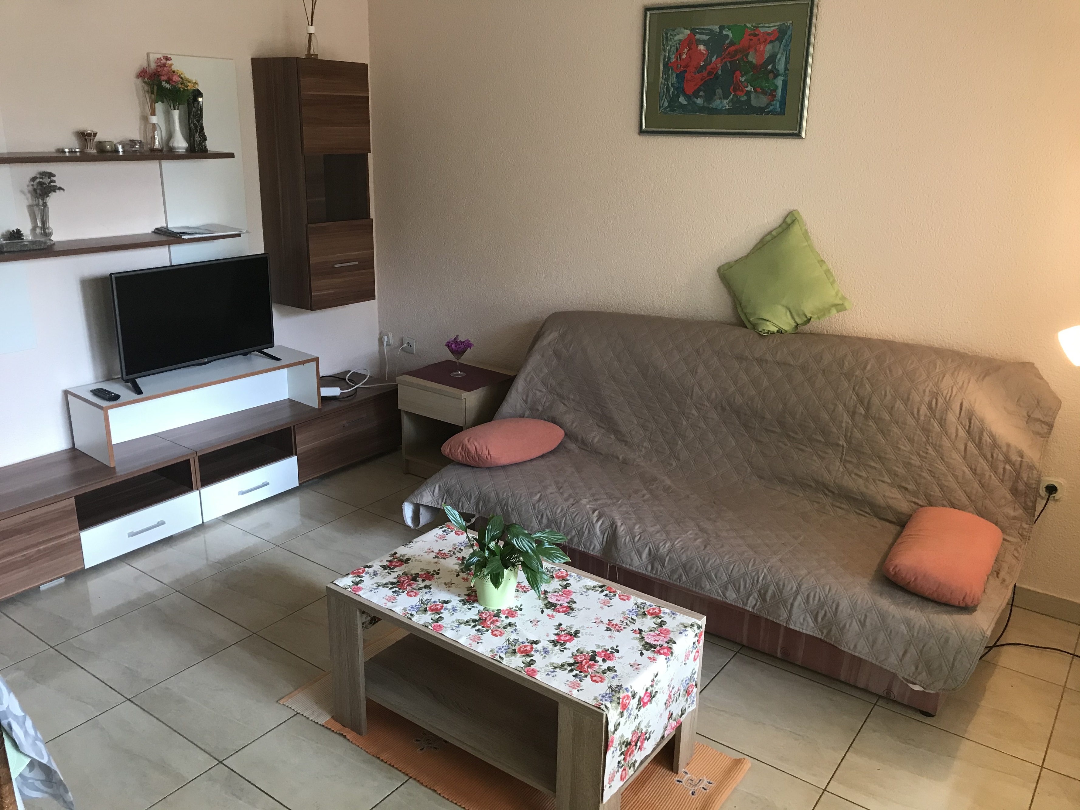 Two bedroom apartment with terrace Makarska  A-b