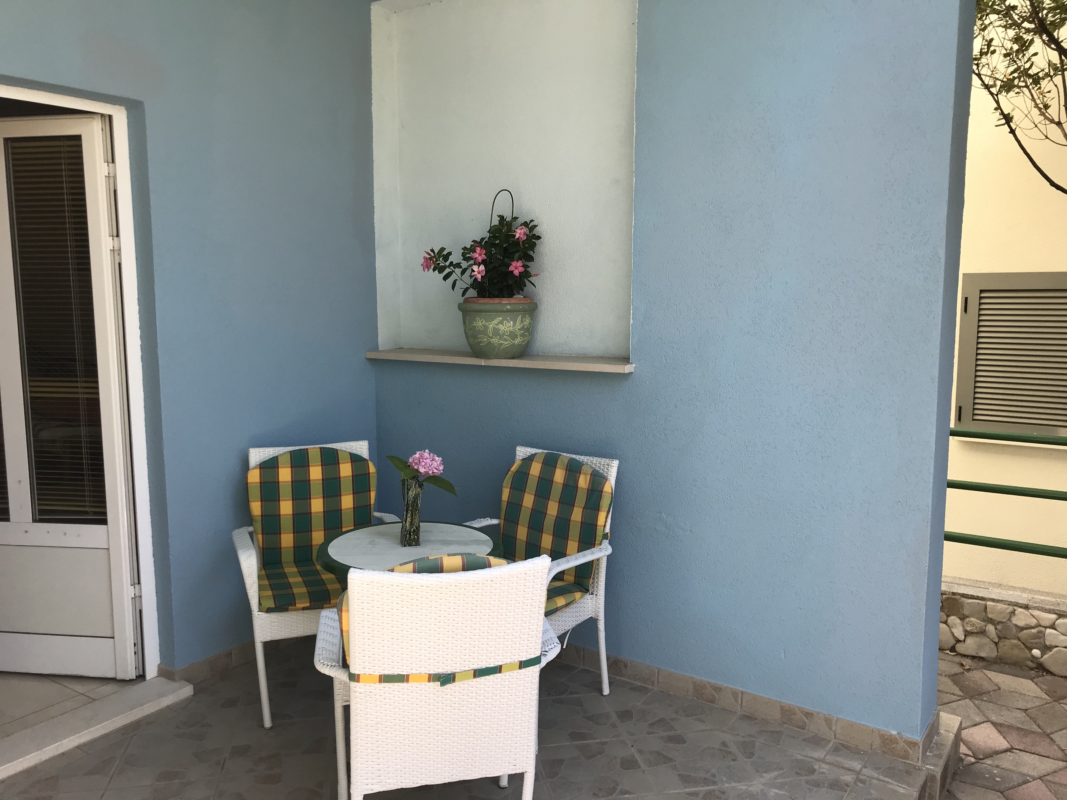 Two bedroom apartment with terrace Makarska  A-b
