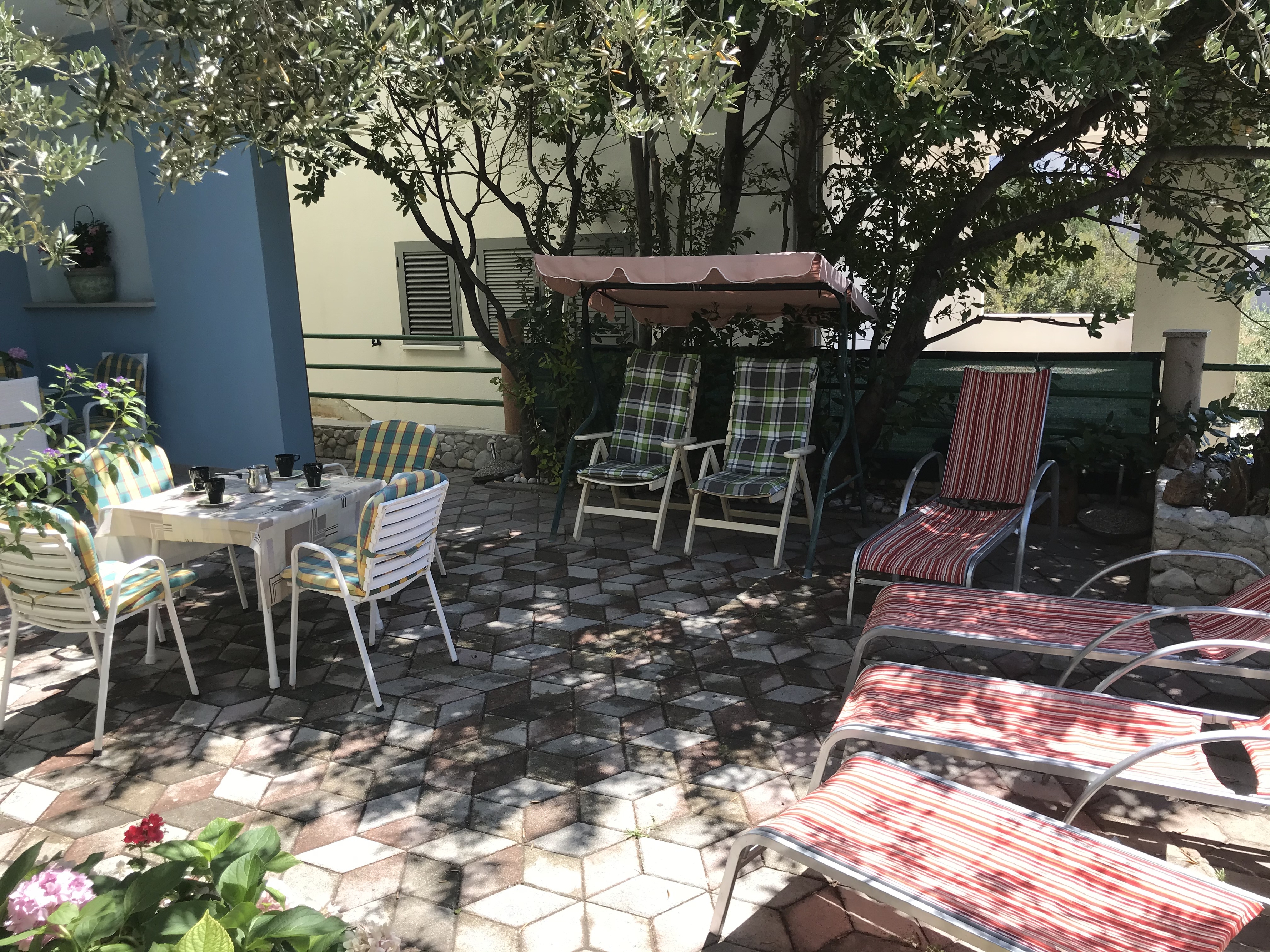Two bedroom apartment with terrace Makarska  A-b