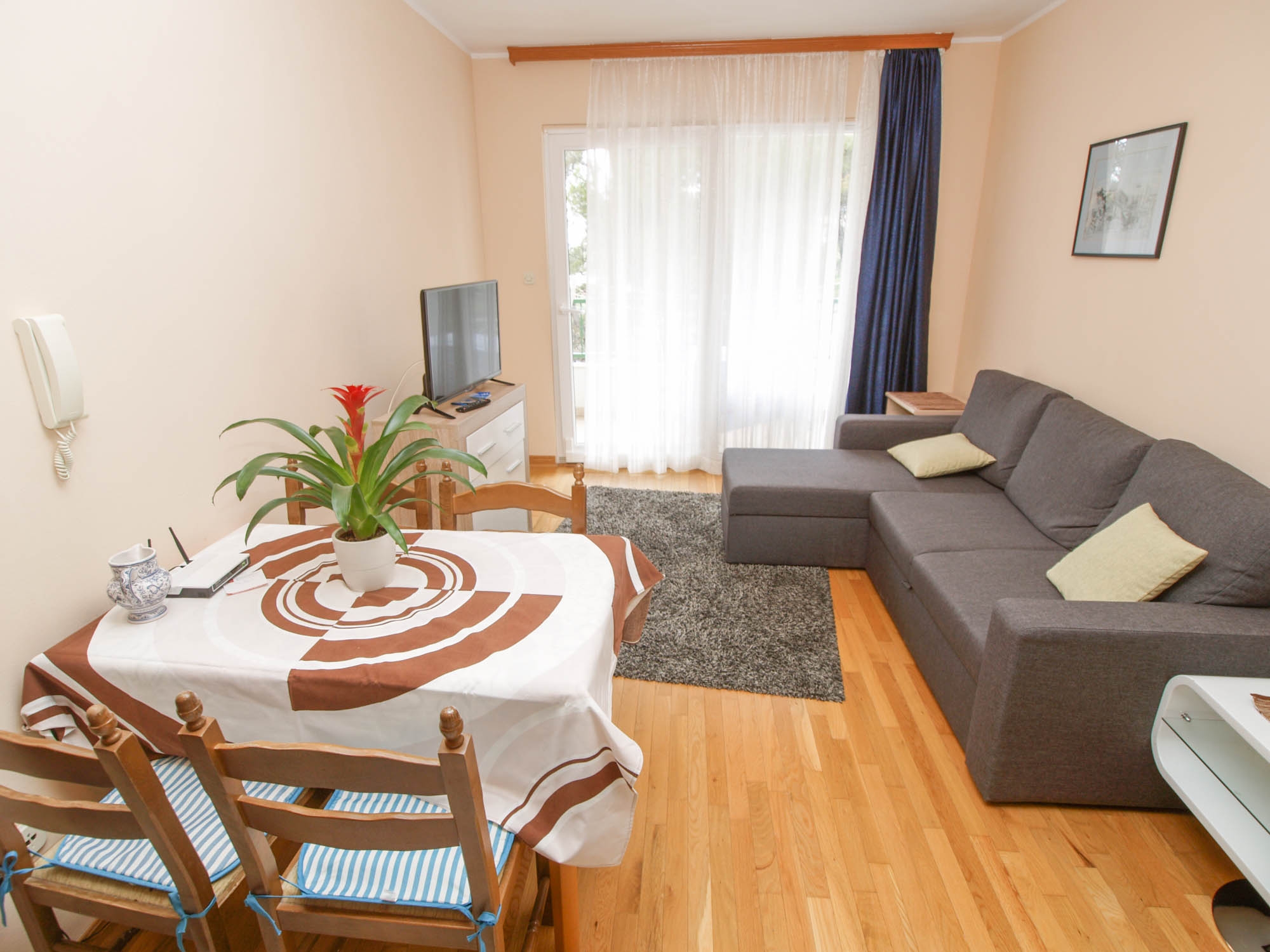 One bedroom apartment with balcony Makarska  A-d