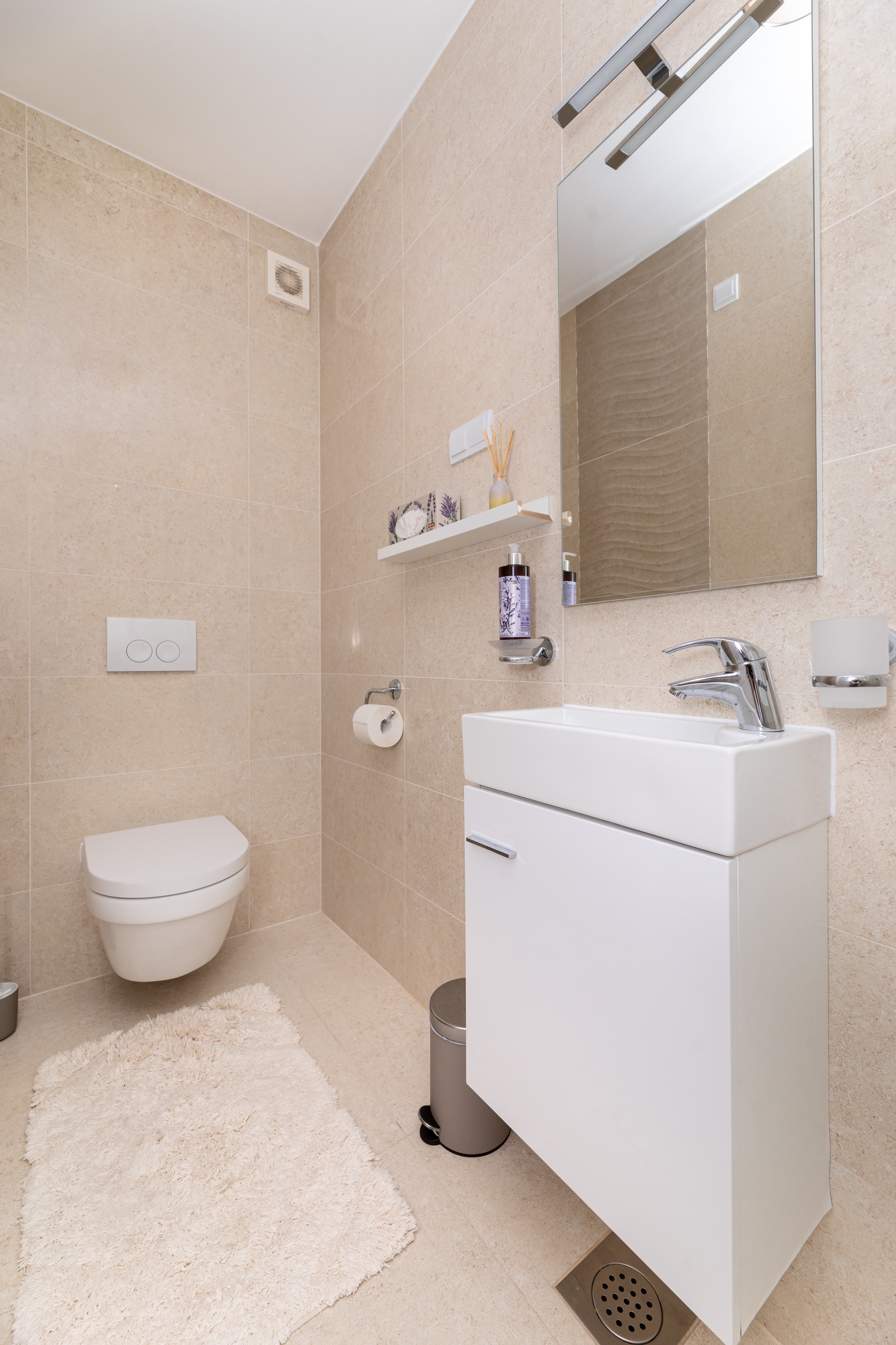 Two bedroom apartment with terrace and sea view Vantačići, Krk  A-d