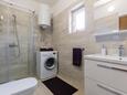 Bathroom 1 Banići, Bathroom 1 in the apartment, (pet friendly) and WiFi.