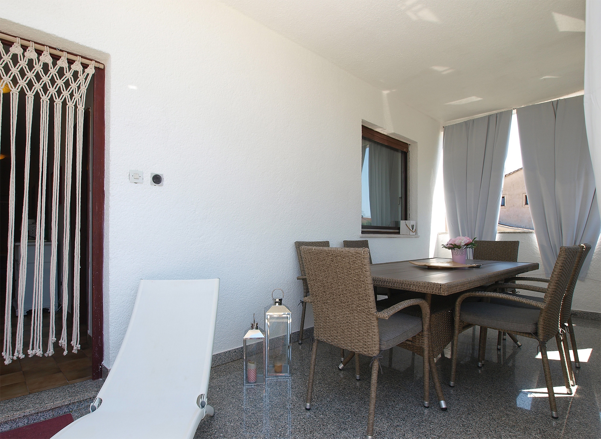 Three bedroom apartment with terrace Fažana  A-b