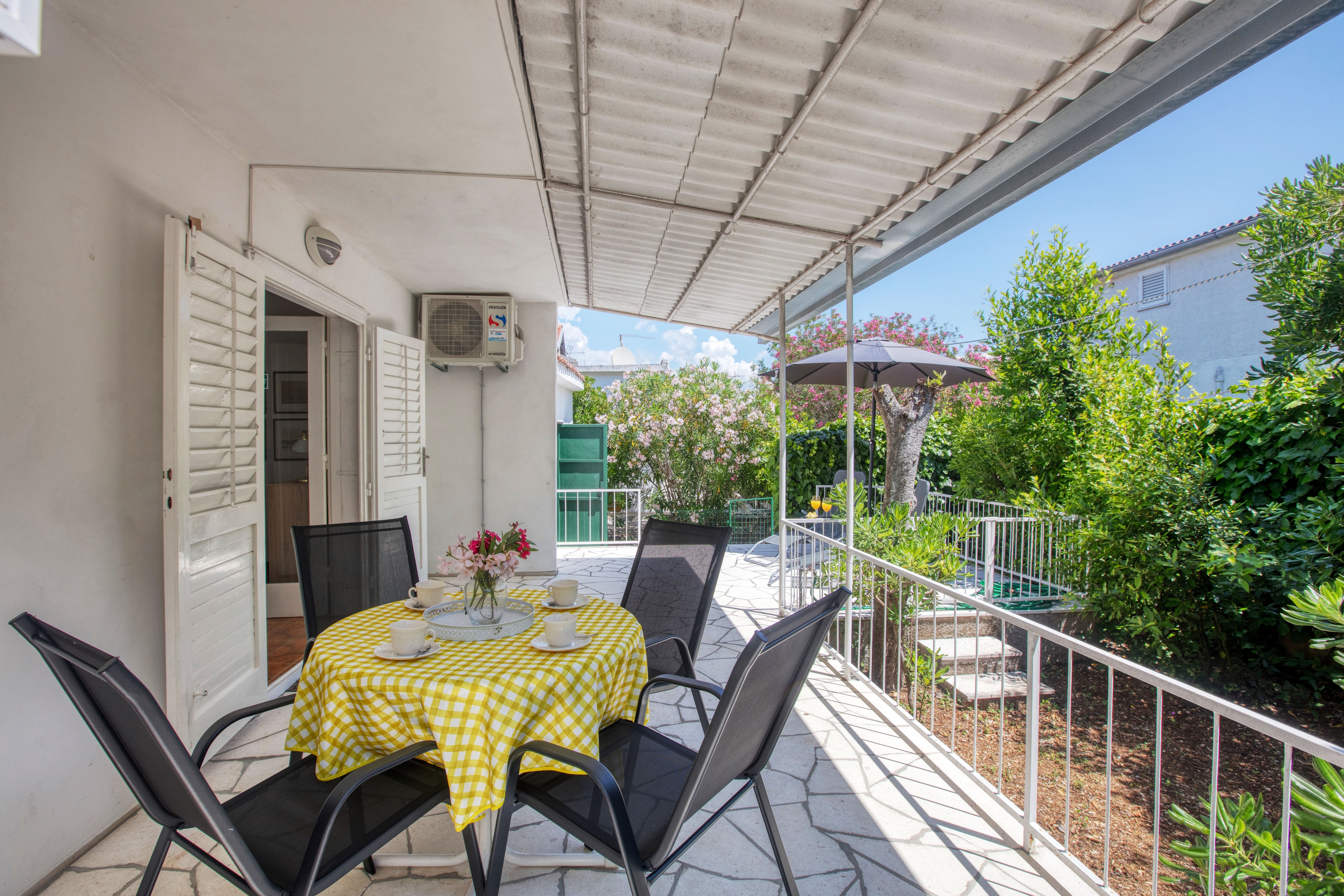 Two bedroom house with terrace Jadrija, Šibenik (K-20641)