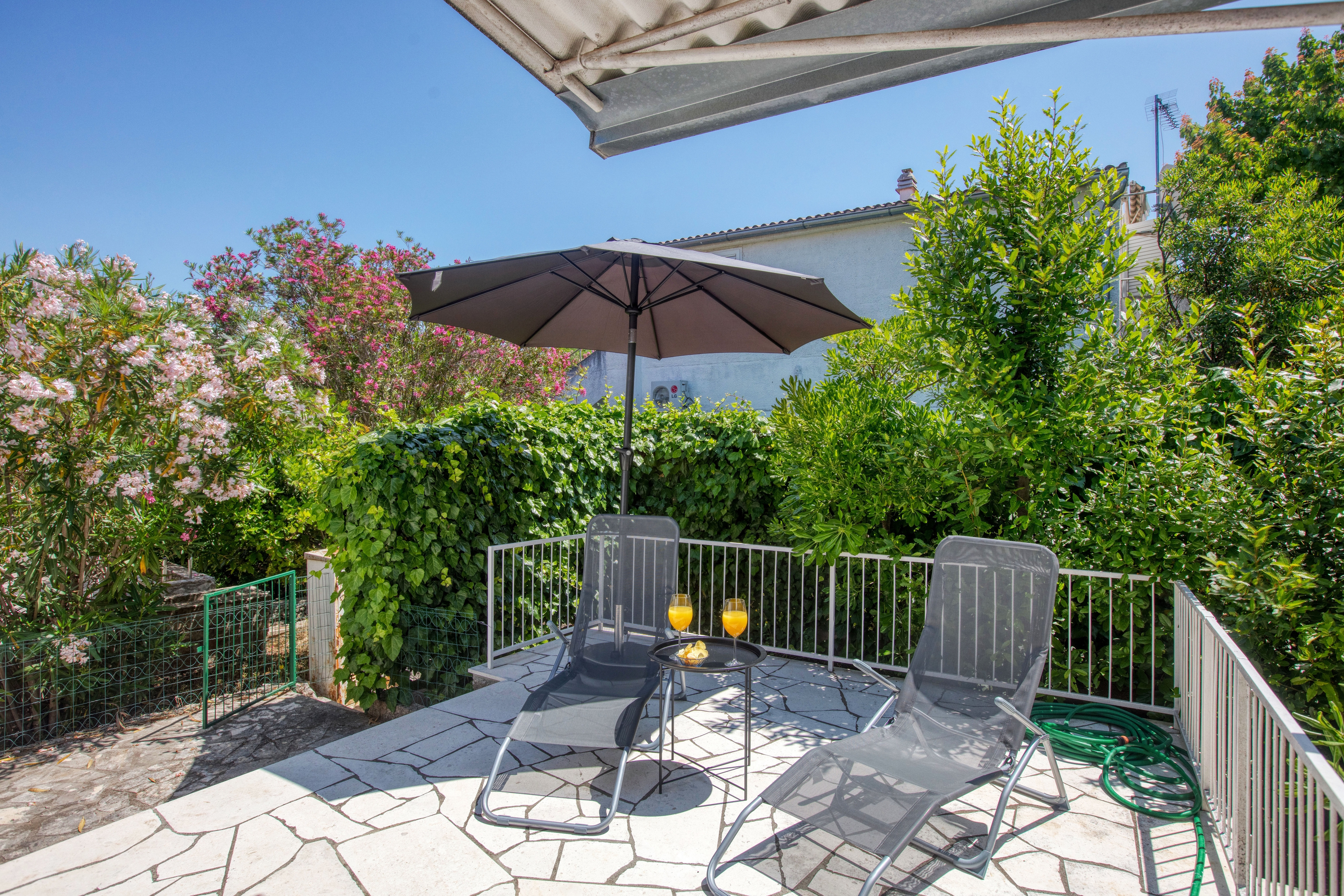Two bedroom house with terrace Jadrija, Šibenik  K