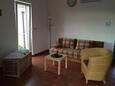 Selce, Obývací pokoj v ubytování typu apartment, s klimatizací, domácí mazlíčci povoleni a WiFi.