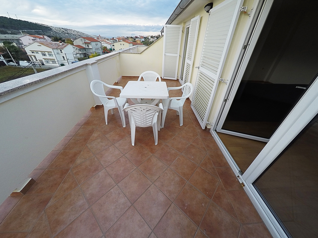 Top Rab Lopar Top Rab Lopar