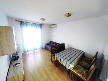 Lopar, Obývací pokoj v ubytování typu apartment, s klimatizací, domácí mazlíčci povoleni a WiFi.
