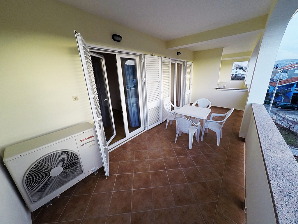 Top Rab Lopar Top Rab Lopar