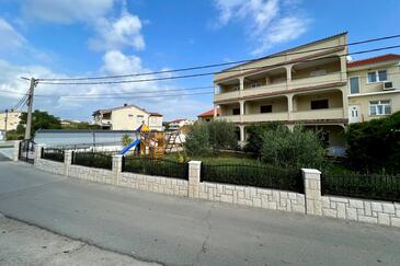 Lopar, Rab, Alloggio 20644 - Appartamenti affitto con la spiaggia sabbiosa.