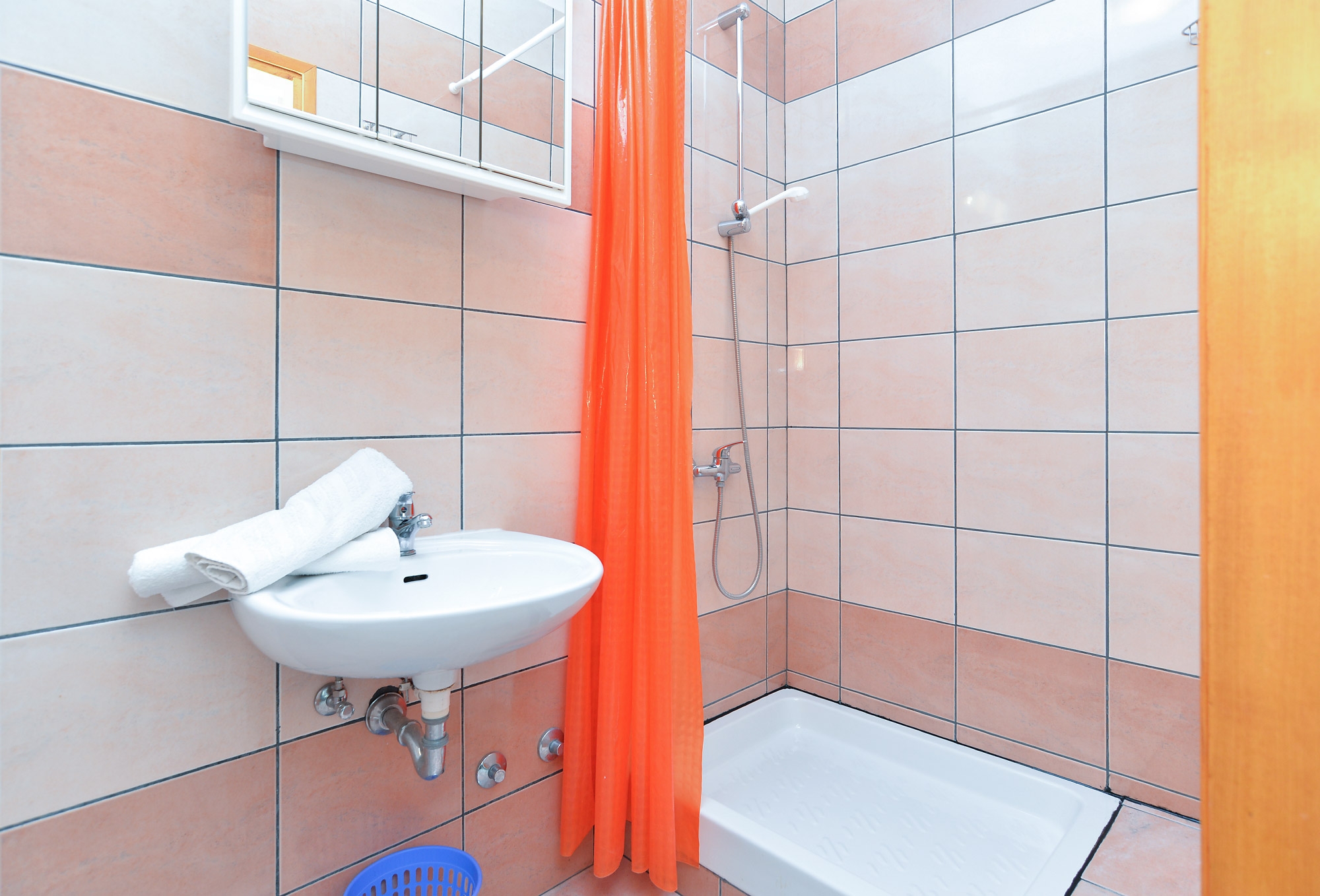 Two bedroom apartment with terrace Valbandon, Fažana  A-b