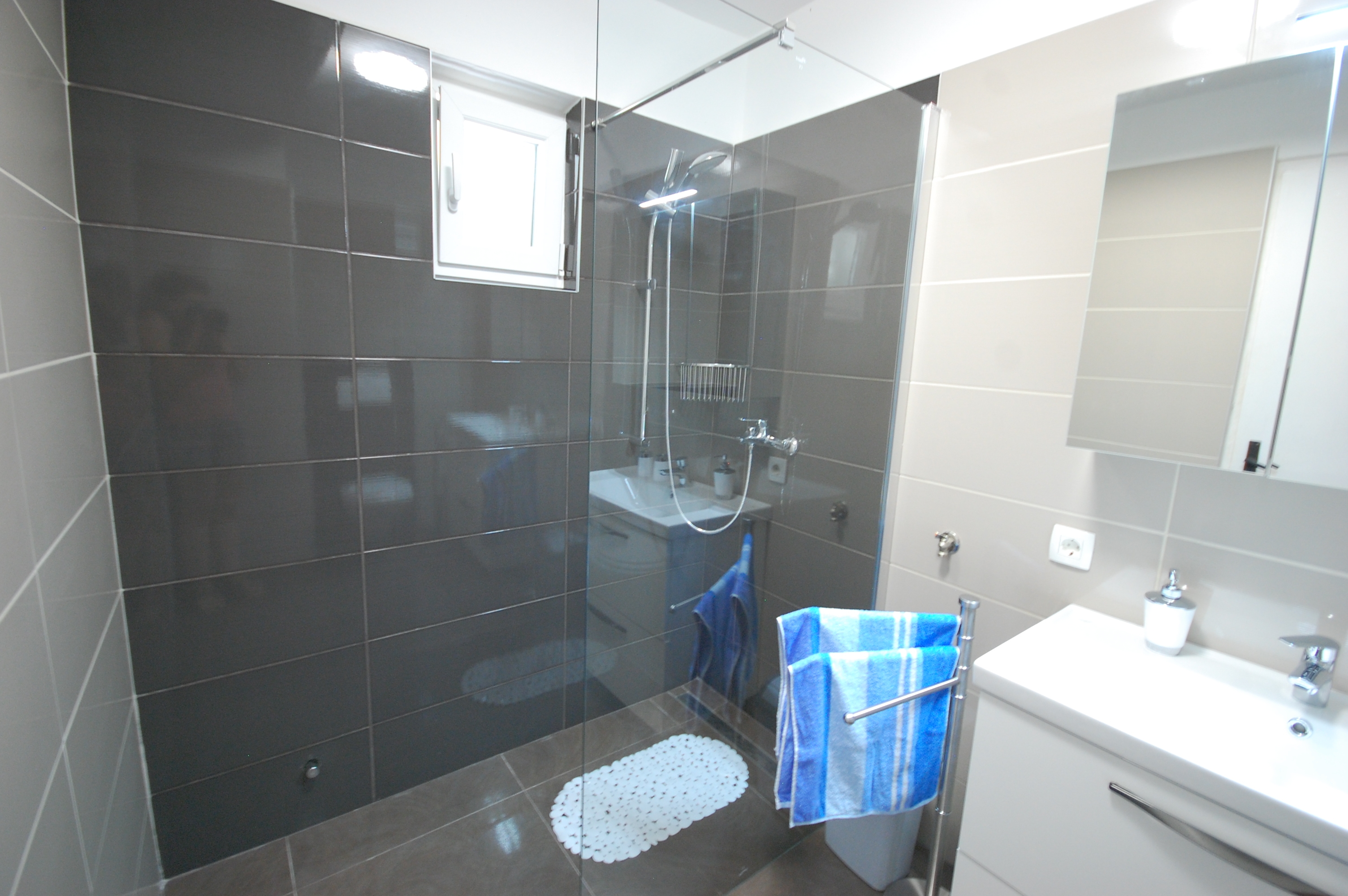 Two bedroom house with terrace Nenadići, Krk  K