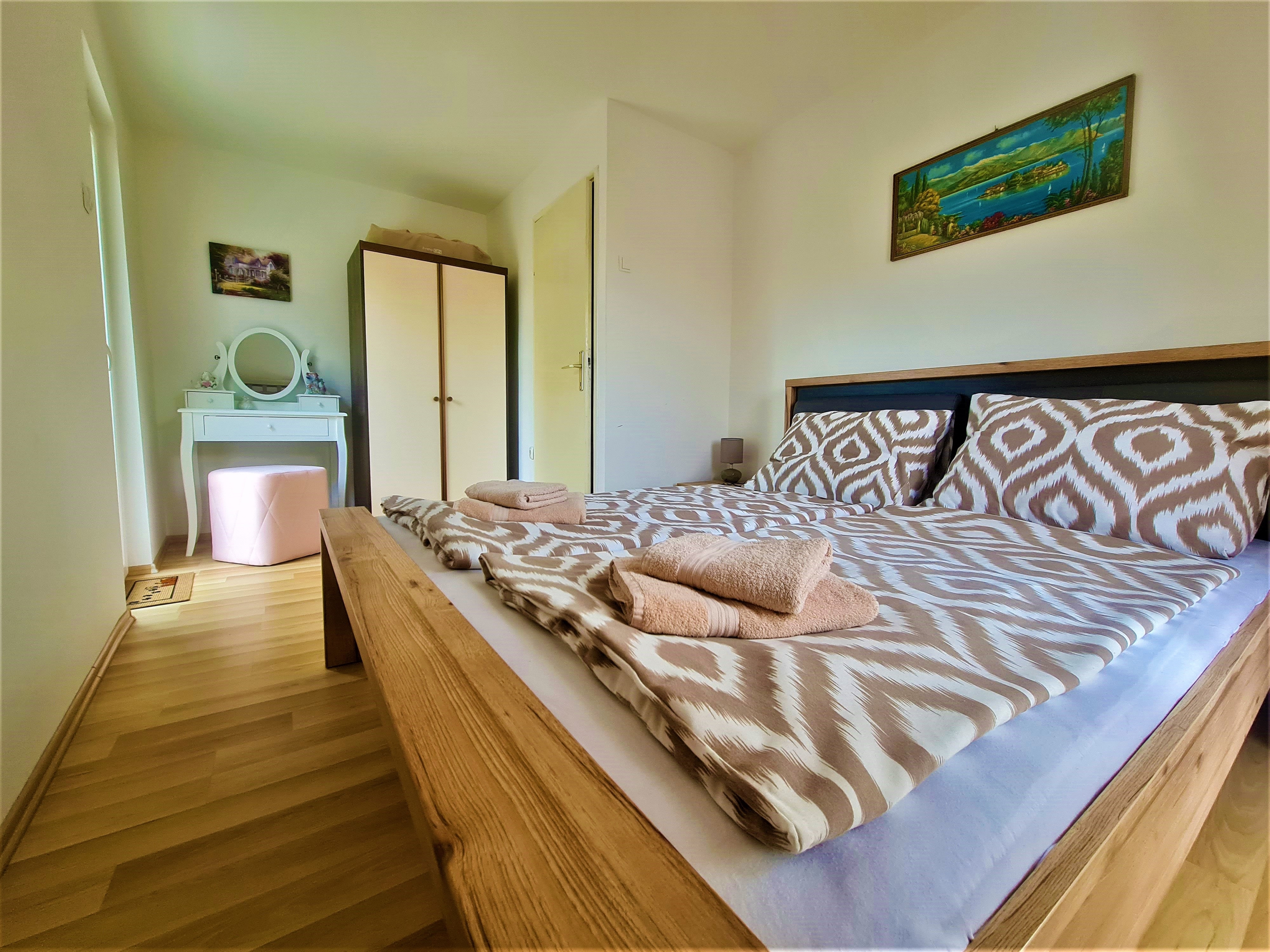 Two bedroom house with terrace Nenadići, Krk  K