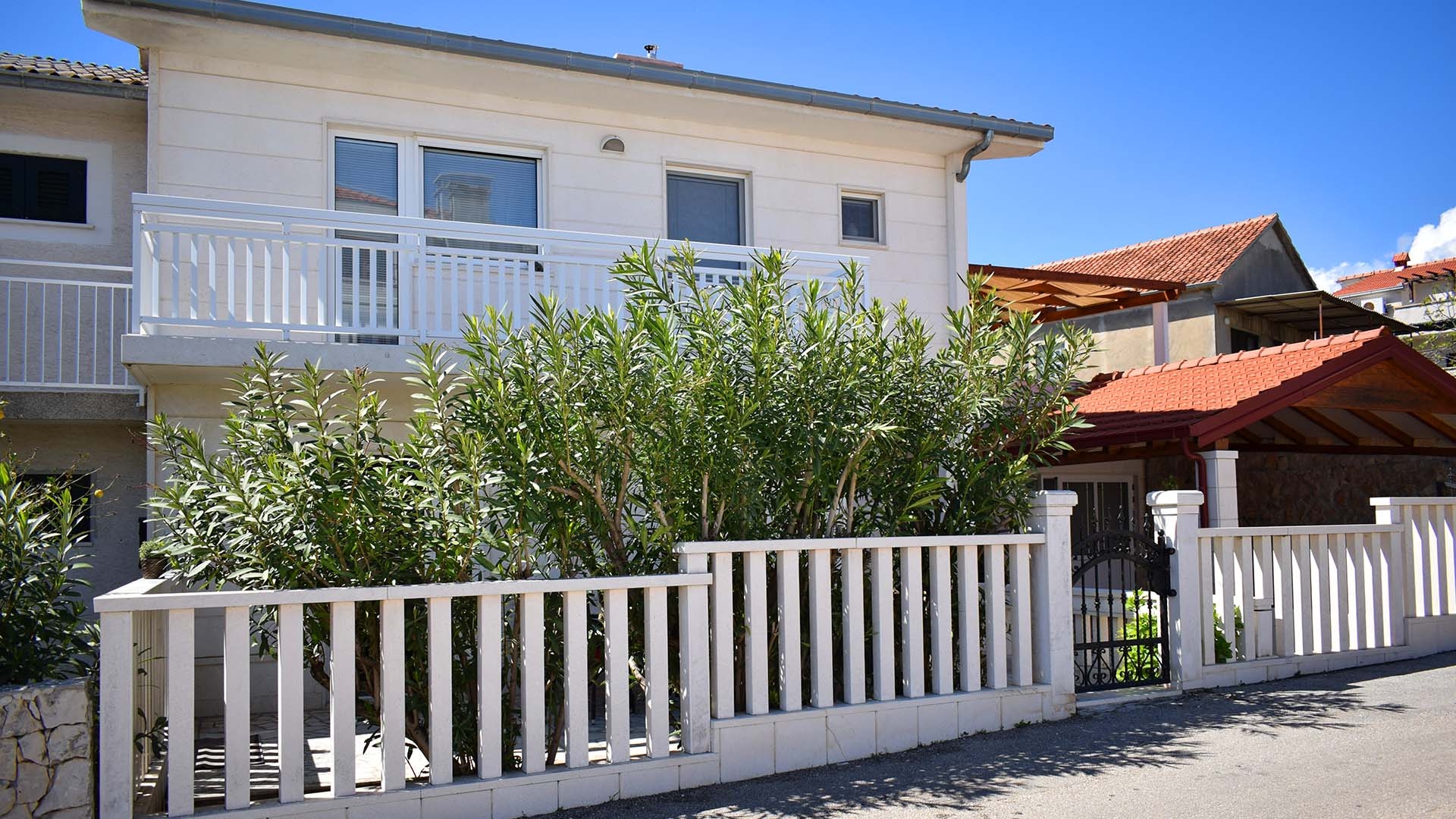 Two bedroom apartment with balcony and sea view Rastići, Čiovo (A-20664-b)