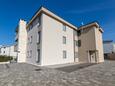 Vantačići, Krk, Courtyard 20665 - Apartments with pebble beach.