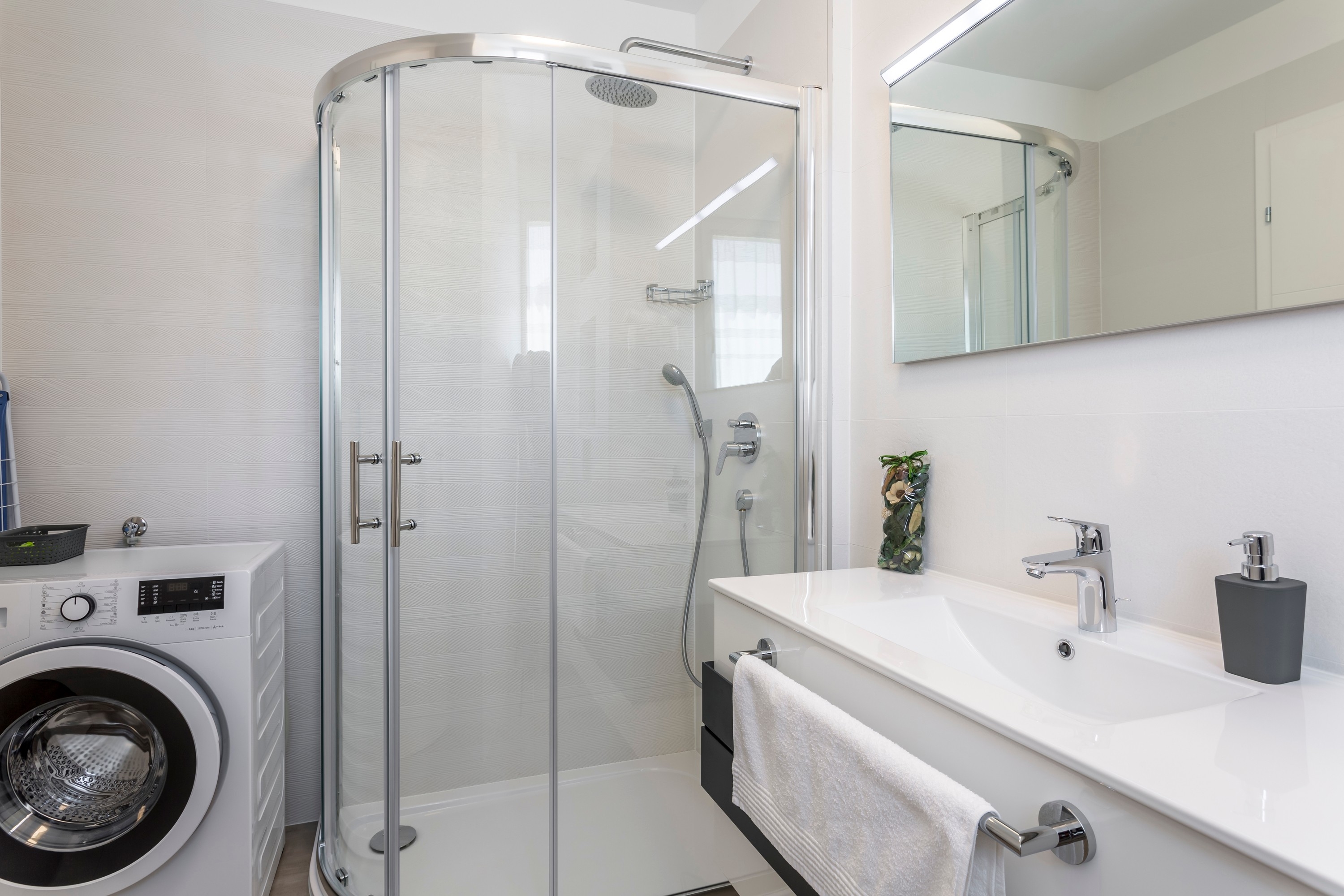 One bedroom apartment with balcony and sea view Podstrana, Split  A-b
