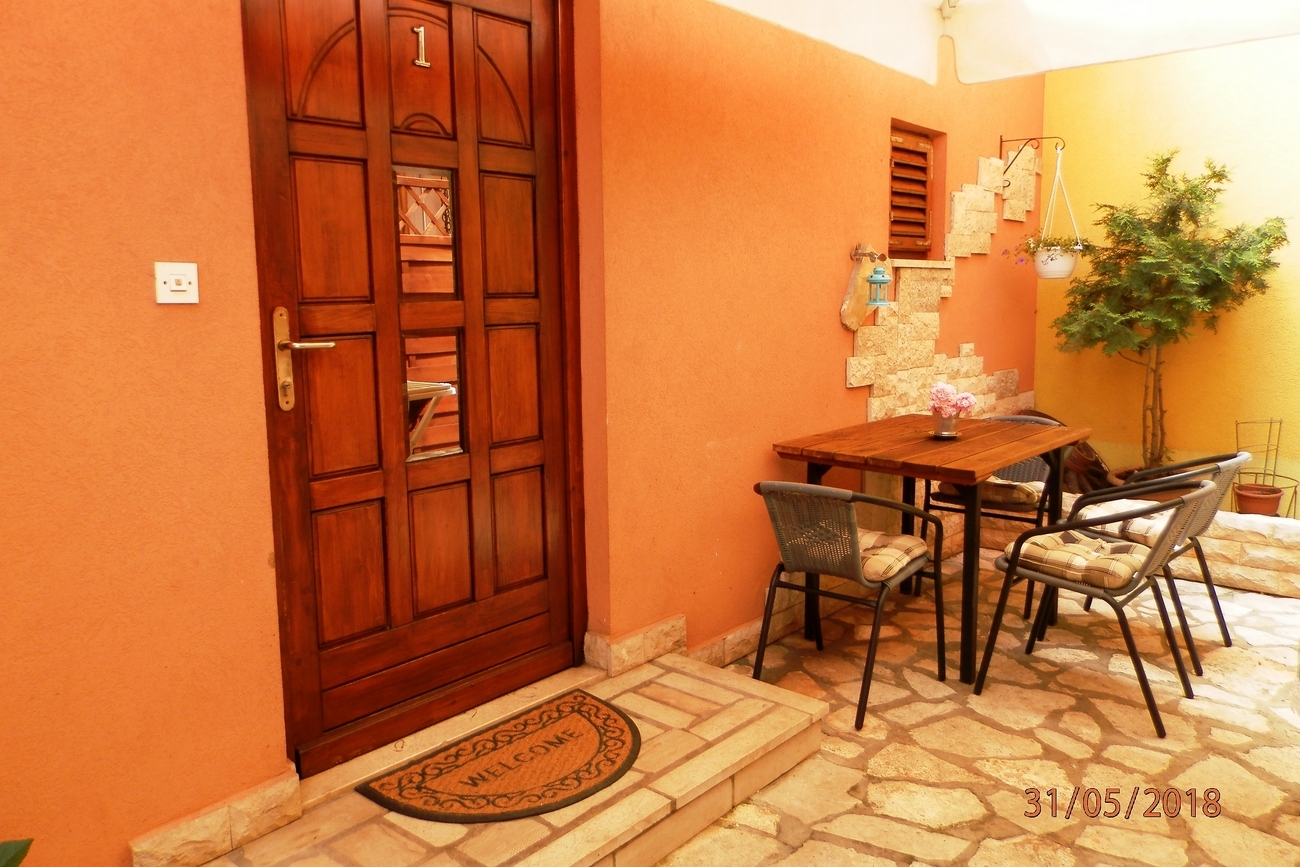 One bedroom apartment with terrace Pula  A-a