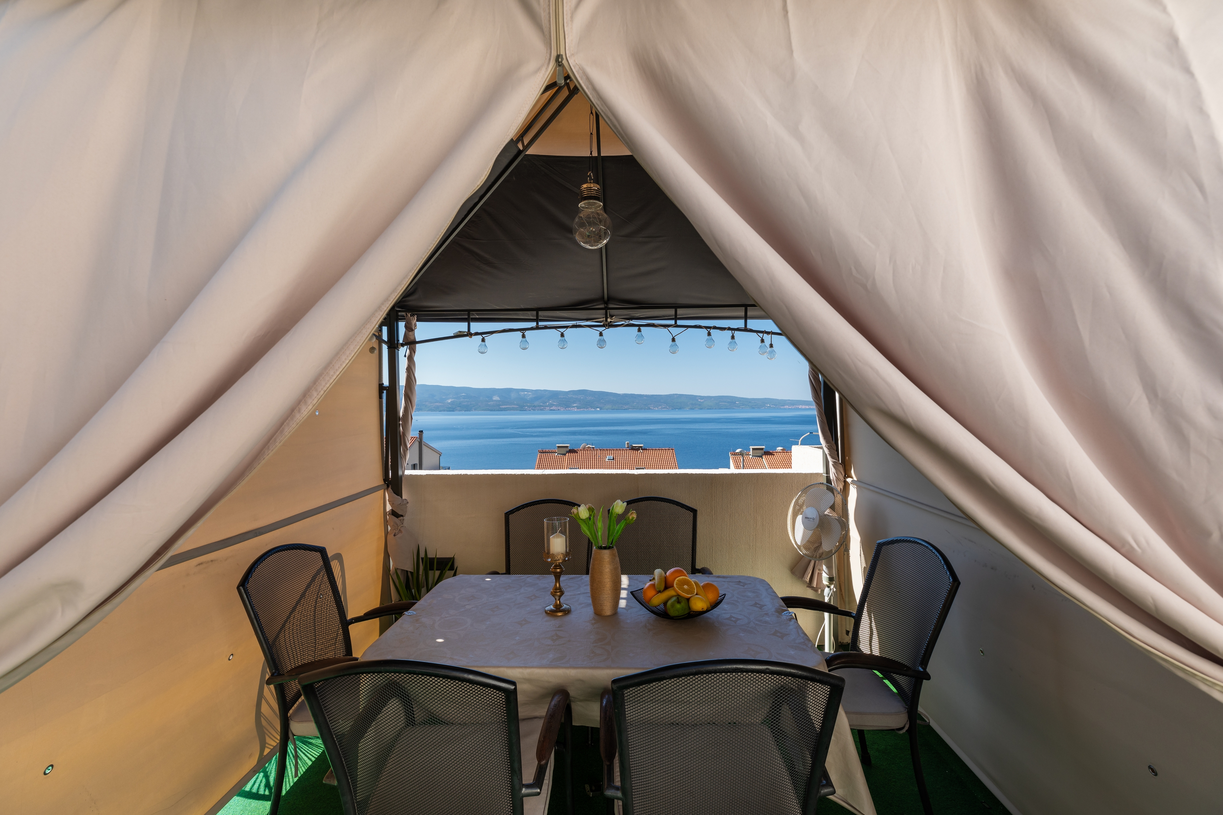 Two bedroom apartment with terrace and sea view Omiš  A-a