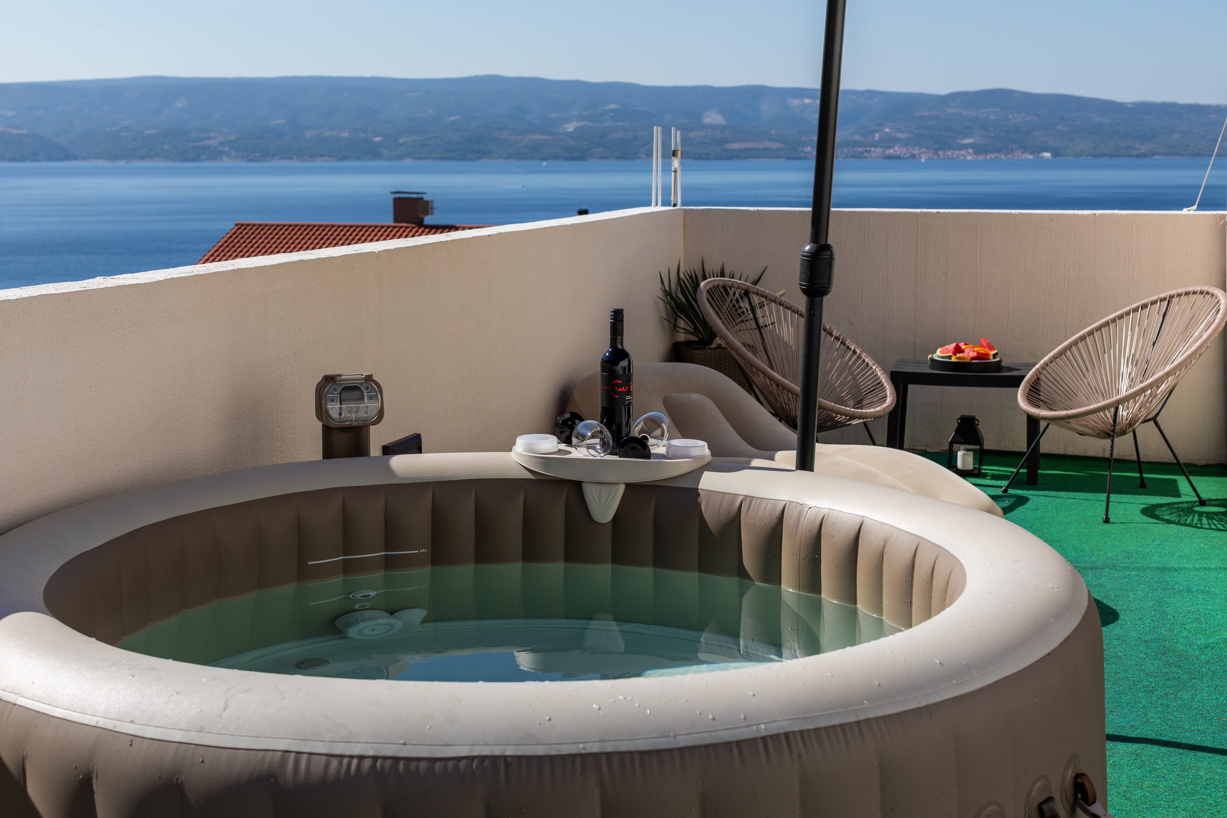 Two bedroom apartment with terrace and sea view Omiš (A-20689-a) Two bedroom apartment with terrace and sea view Omiš (A-20689-a)