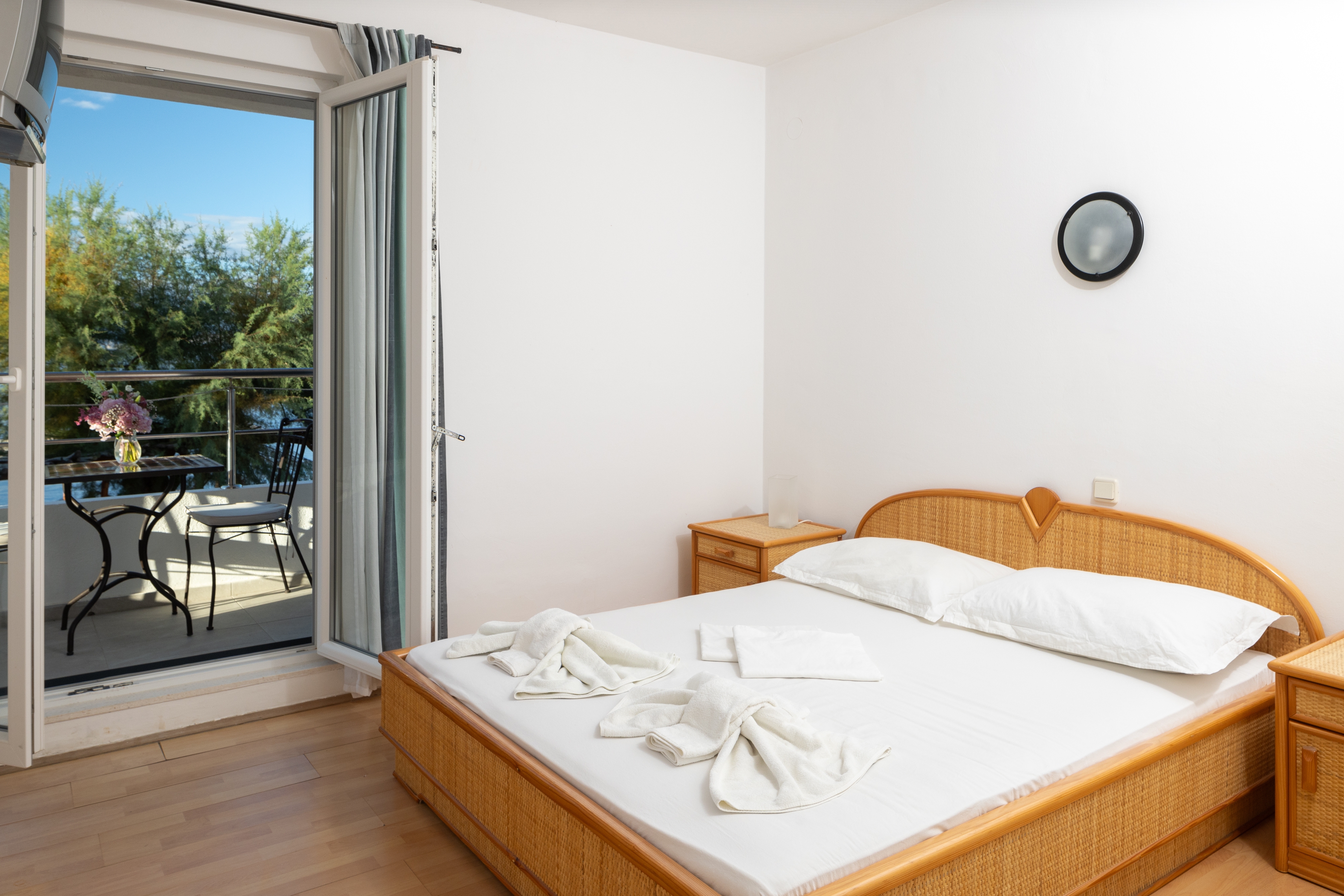 Room near beach Cove Pokrivenik, Hvar (S-2069-a)