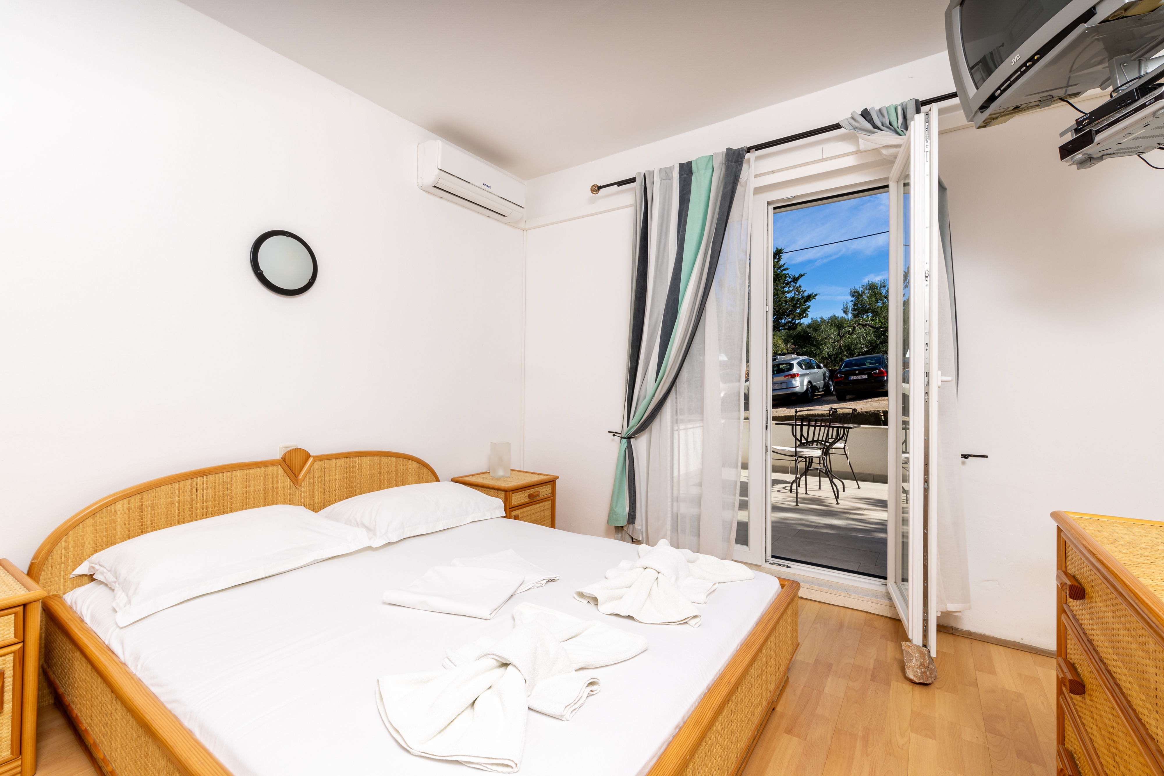 Room near beach Cove Pokrivenik, Hvar (S-2069-c)