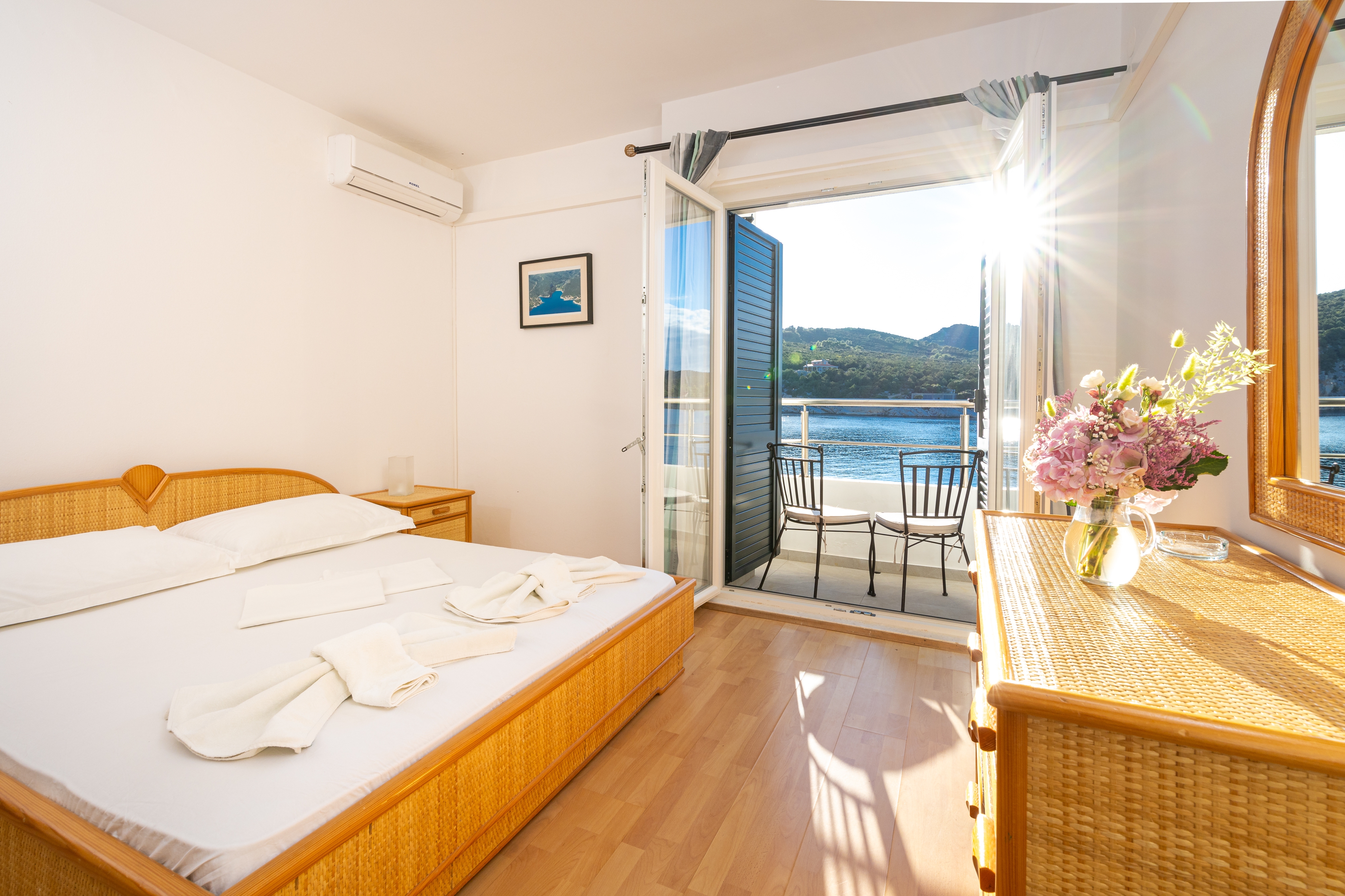 Room near beach Cove Pokrivenik, Hvar (S-2069-e)