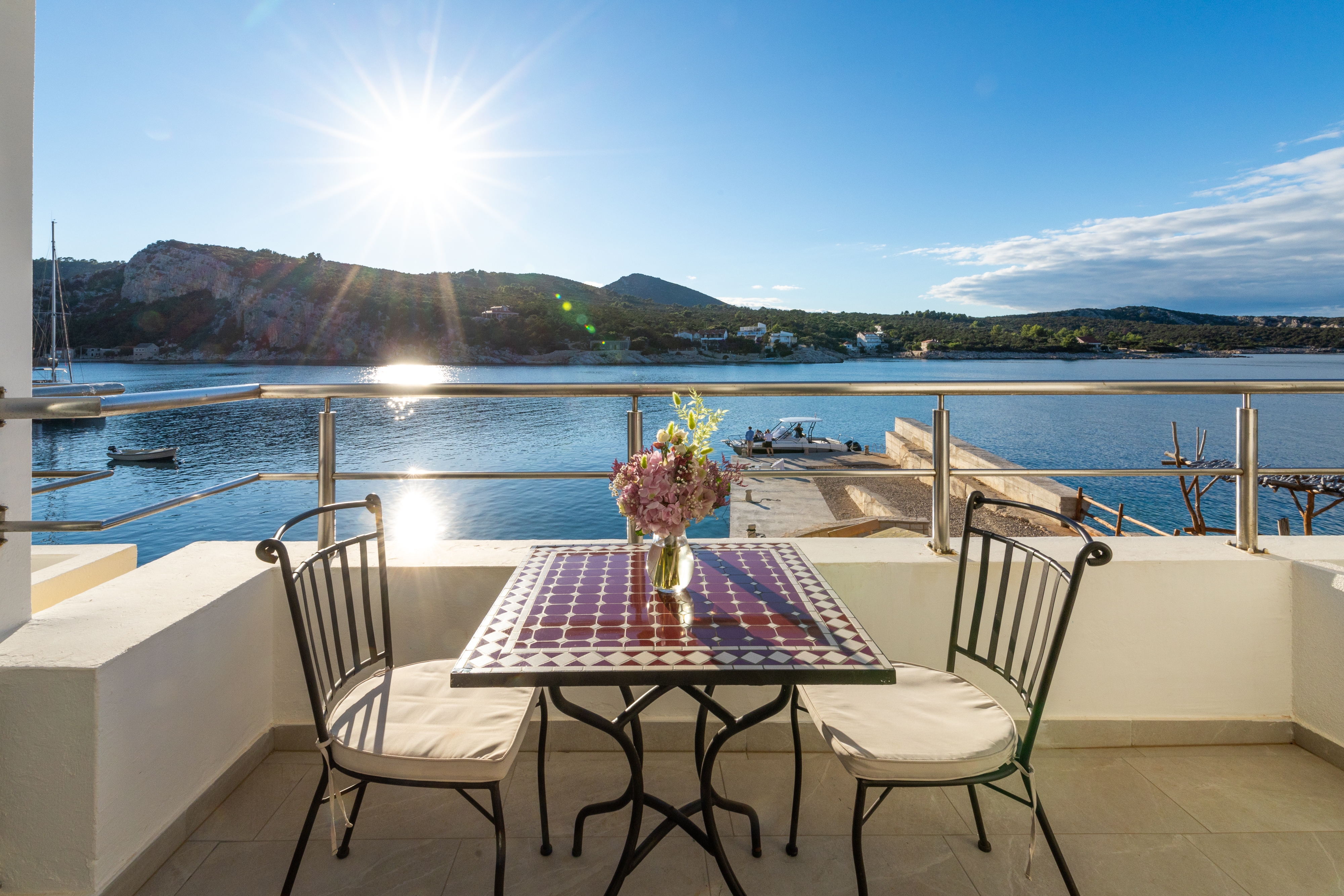 Room near beach Cove Pokrivenik, Hvar (S-2069-f) Room near beach Cove Pokrivenik, Hvar (S-2069-f)