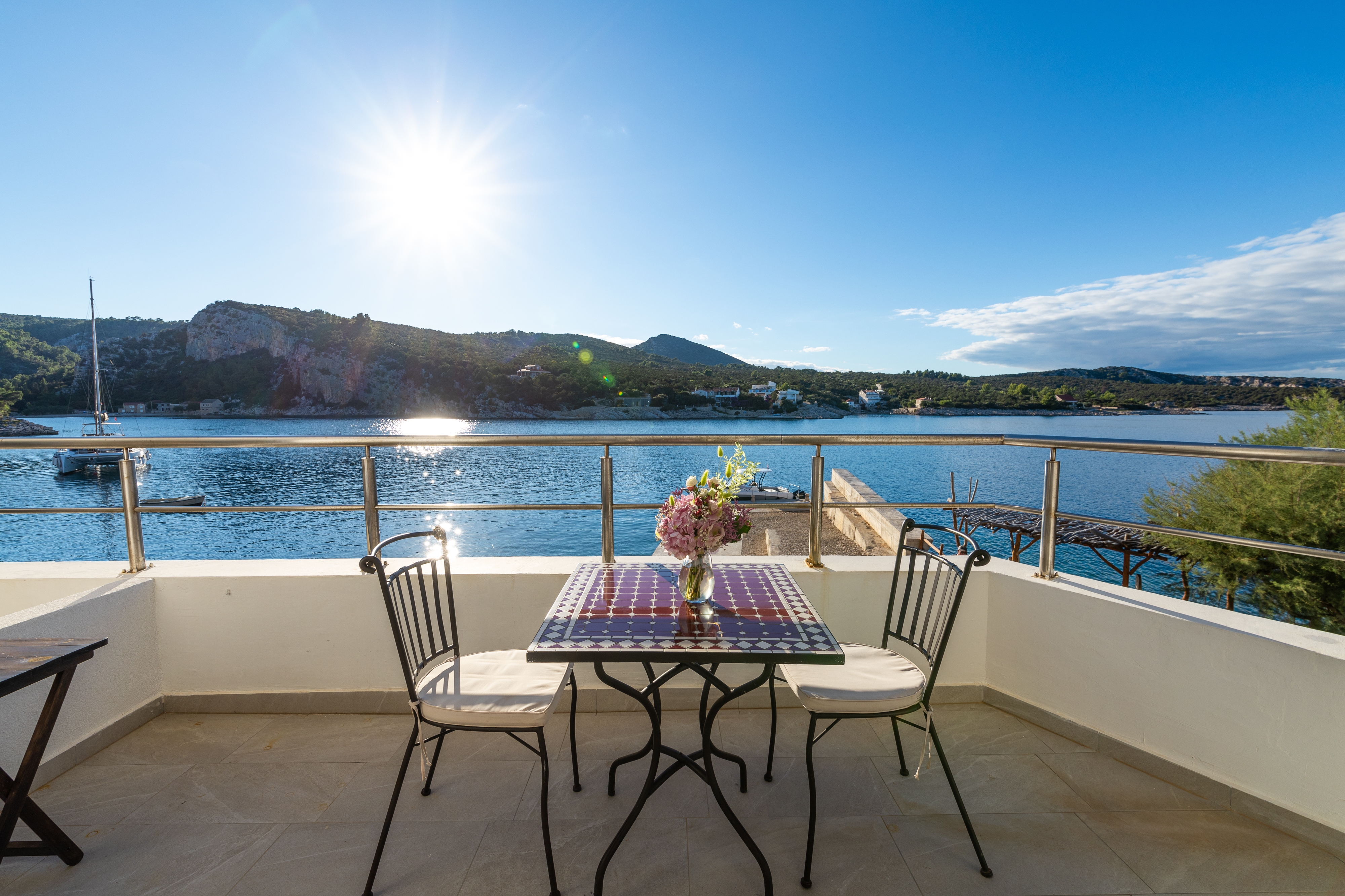 Room near beach Cove Pokrivenik, Hvar (S-2069-g) Room near beach Cove Pokrivenik, Hvar (S-2069-g)