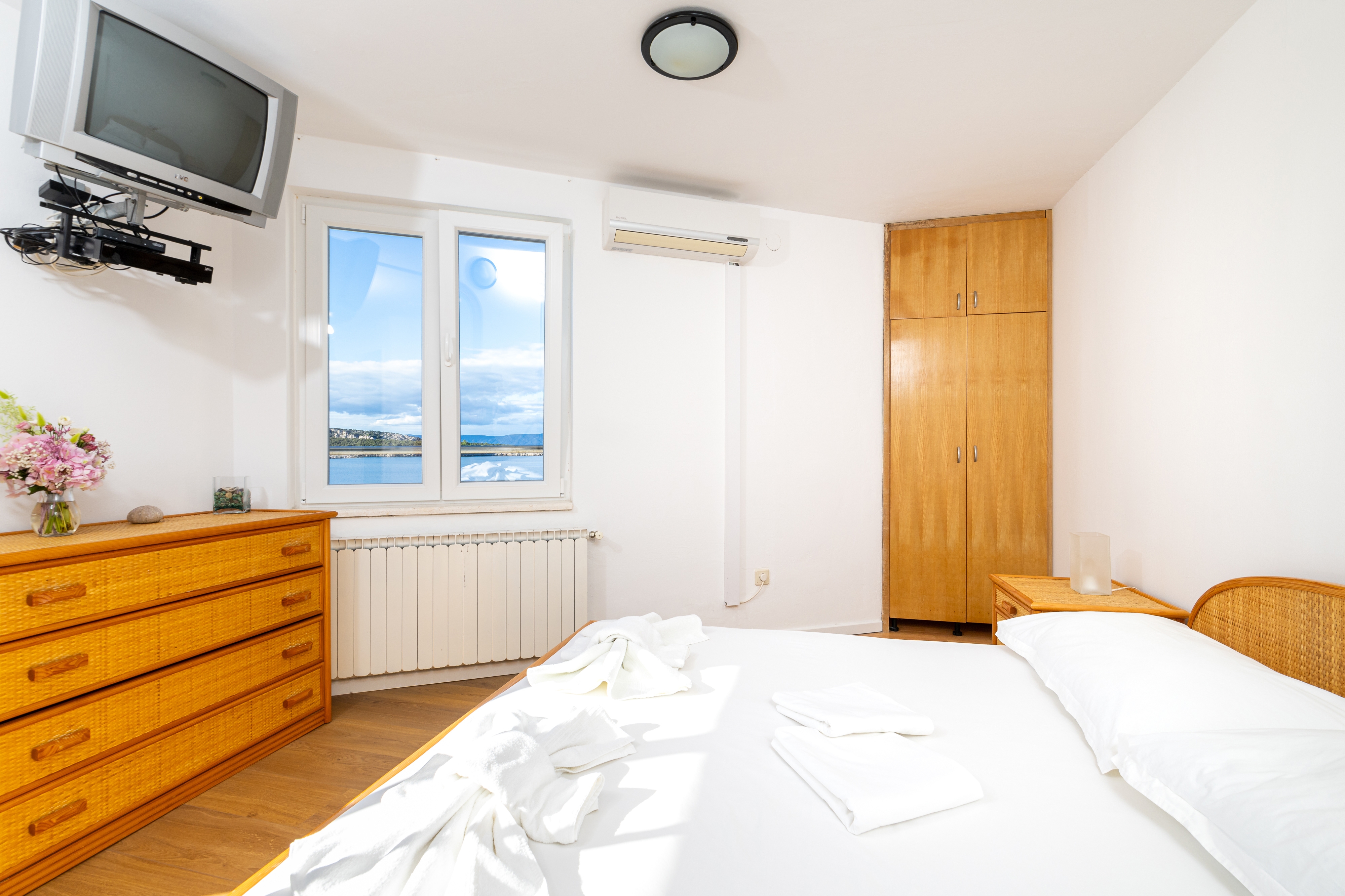 Room near beach Cove Pokrivenik, Hvar (S-2069-h)