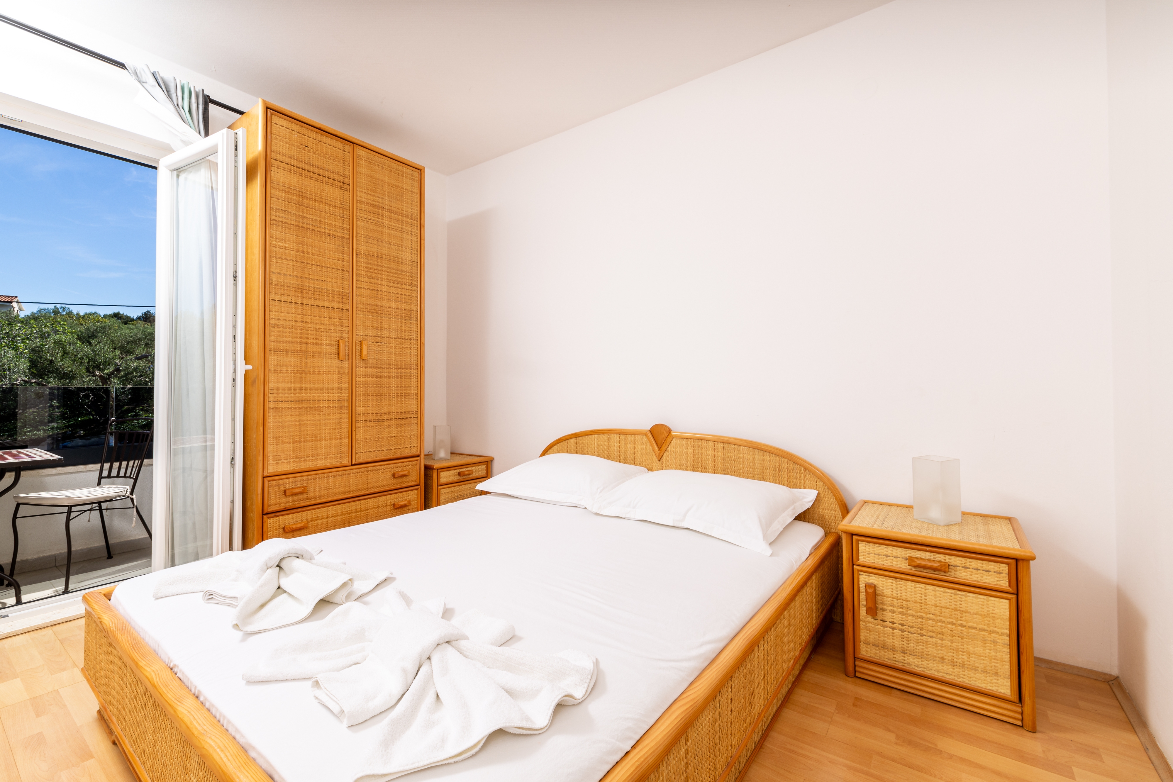 Room near beach Cove Pokrivenik, Hvar (S-2069-l) Room near beach Cove Pokrivenik, Hvar (S-2069-l)