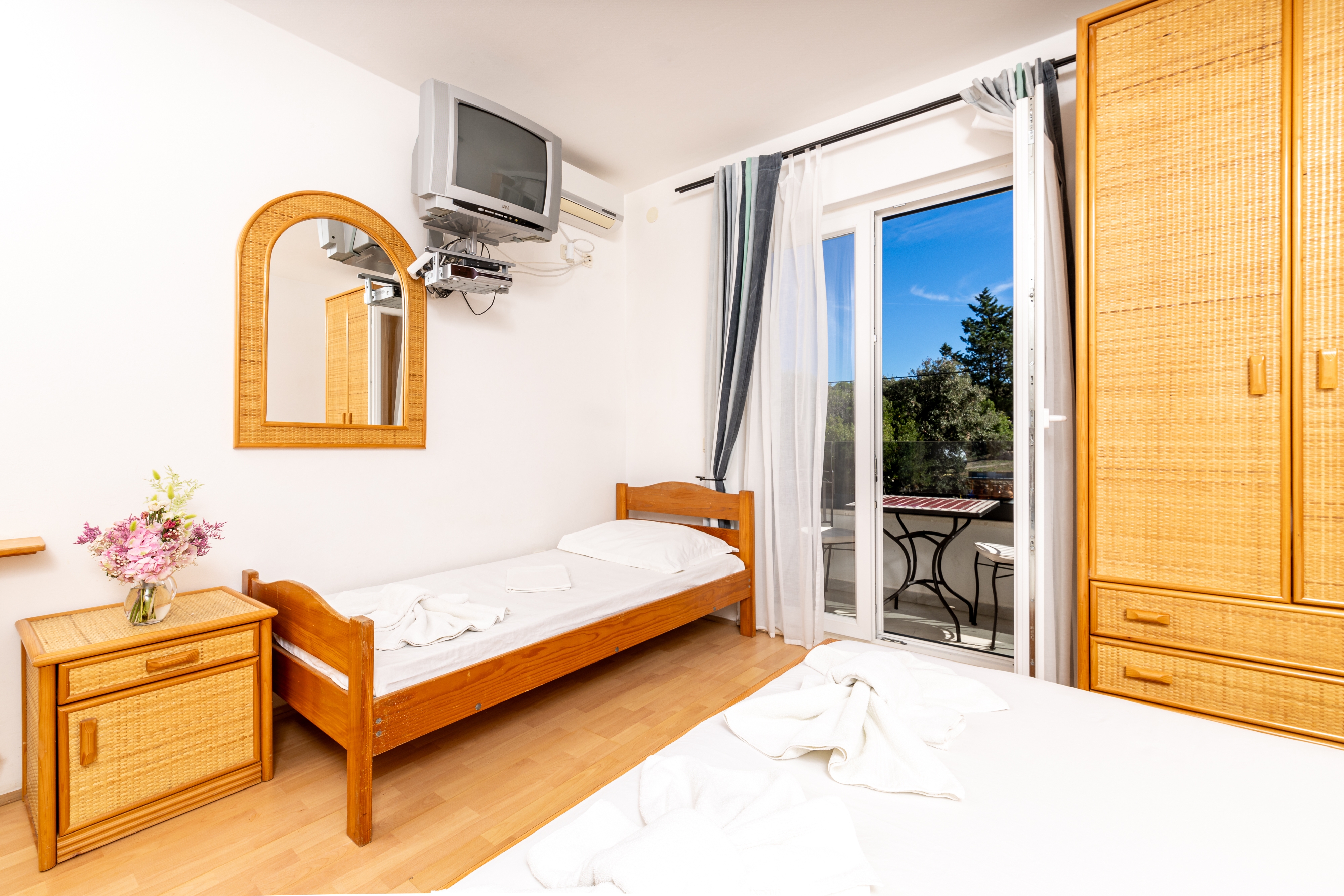 Room near beach Cove Pokrivenik, Hvar (S-2069-l)